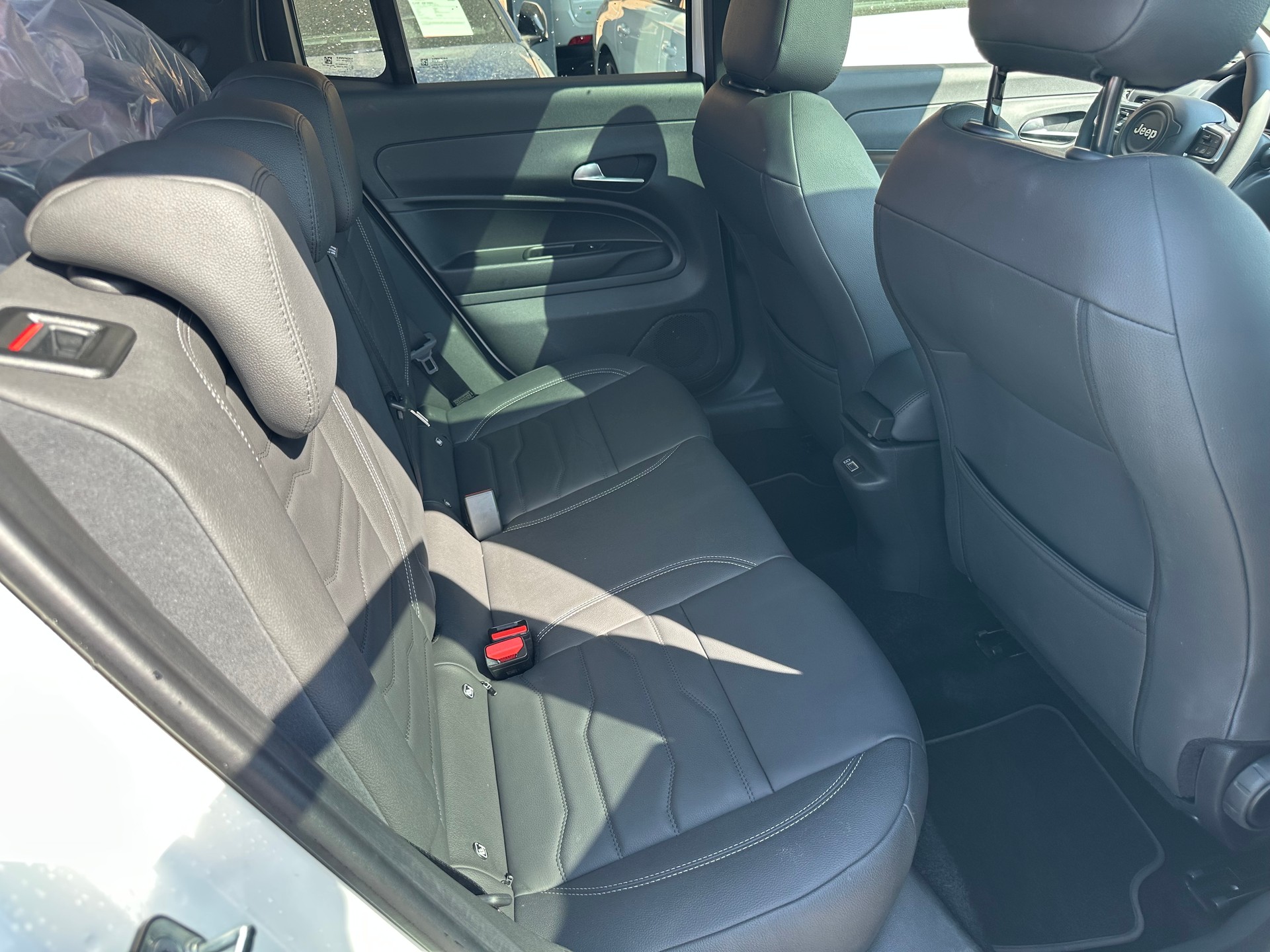 JEEP Avenger 1.2 Turbo MHEV Summit Sky-image-13