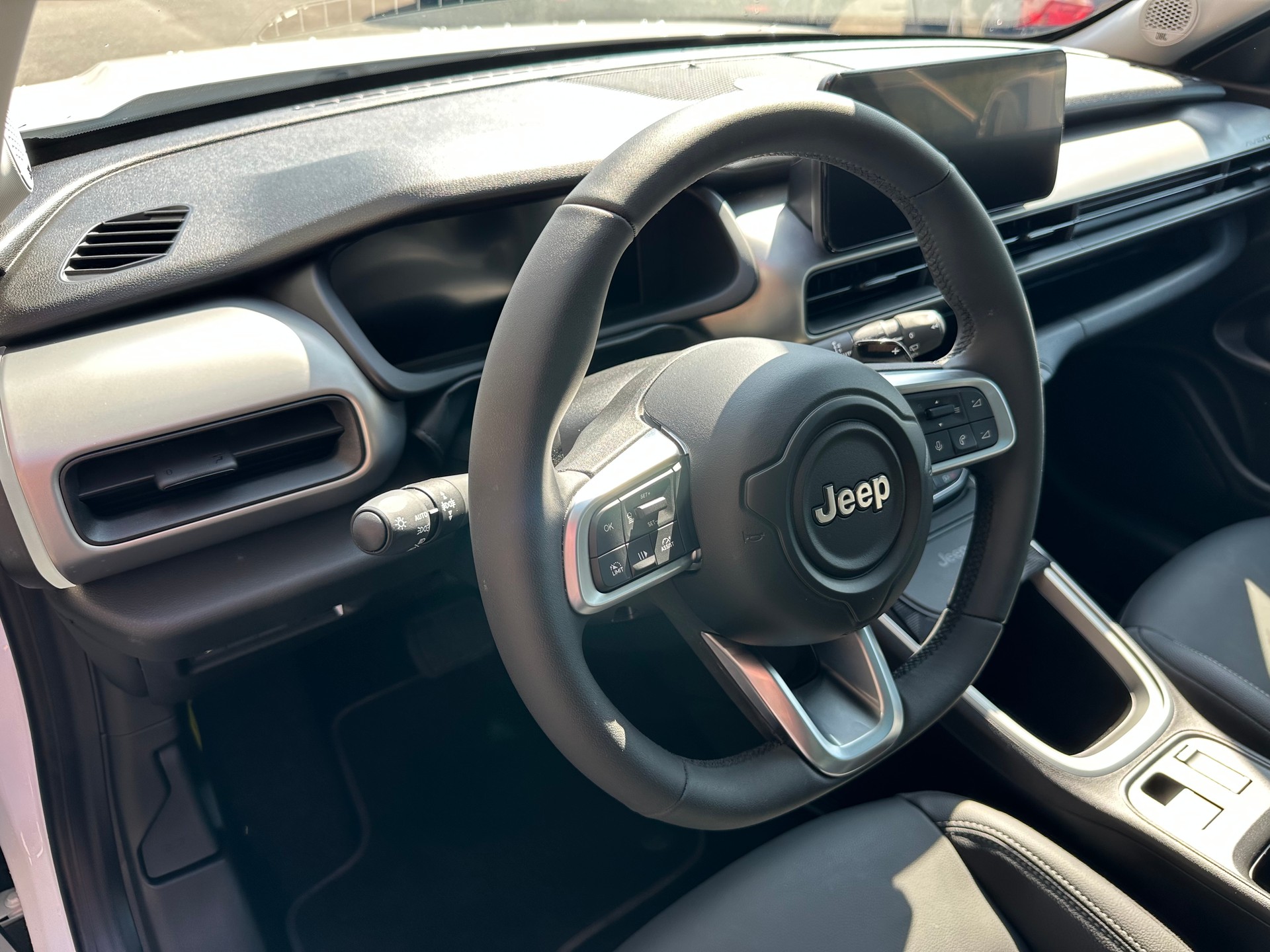 JEEP Avenger 1.2 Turbo MHEV Summit Sky-image-6