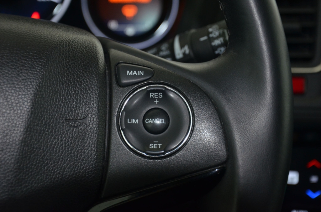 HONDA HR-V 1.6i-DTEC Executive-image-17
