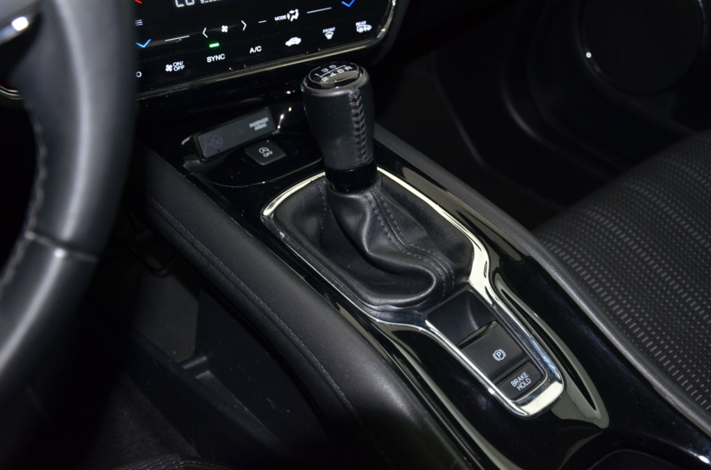 HONDA HR-V 1.6i-DTEC Executive-image-21