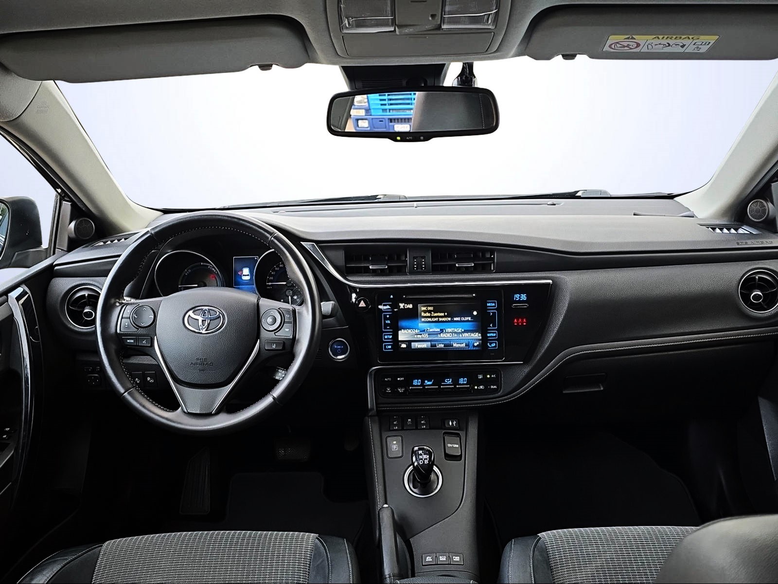 TOYOTA Auris 1.8 16V HSD Linea Sol-image-12