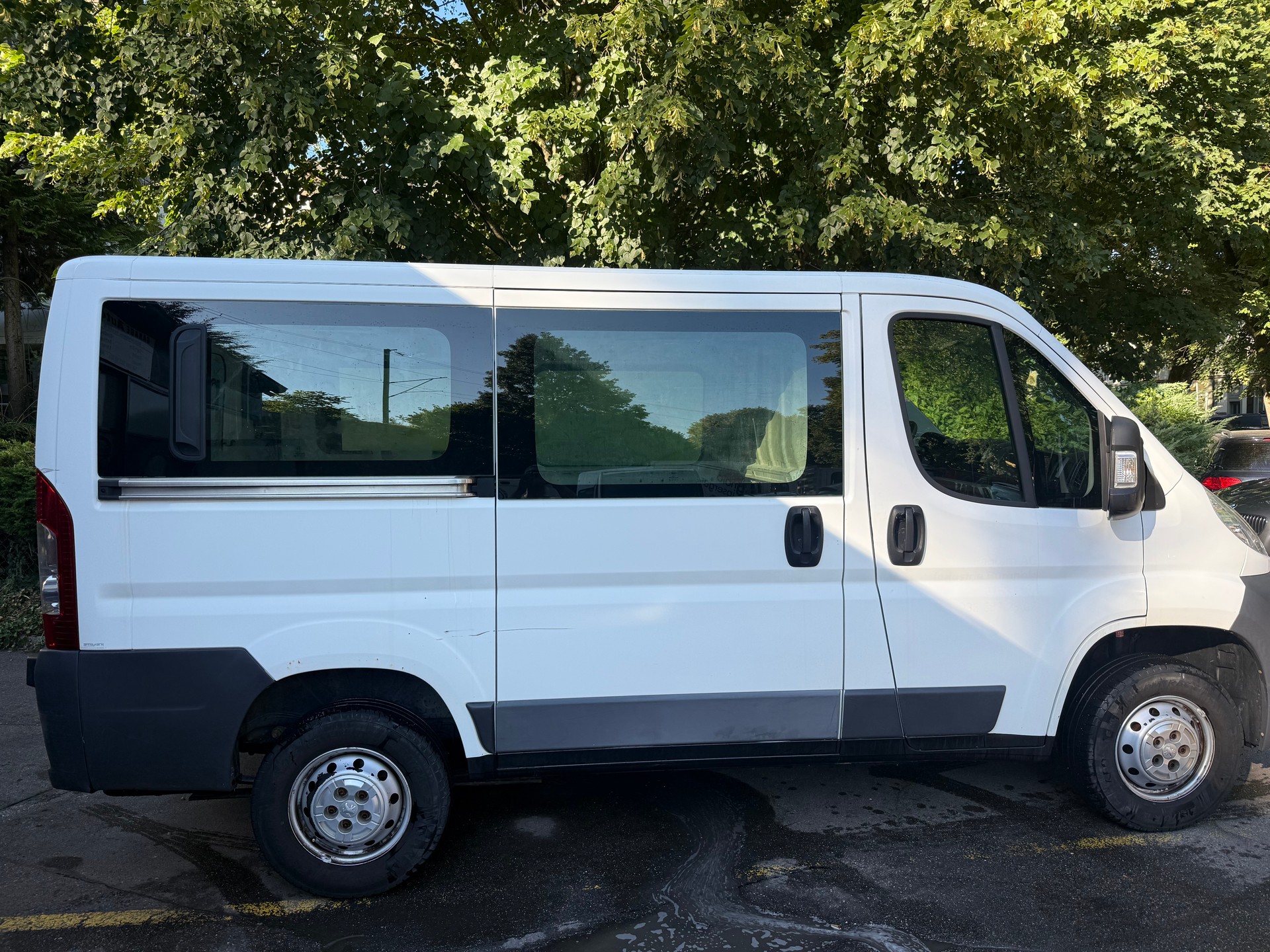 PEUGEOT Boxer 2.2 HDI 330 L1H1-image-1
