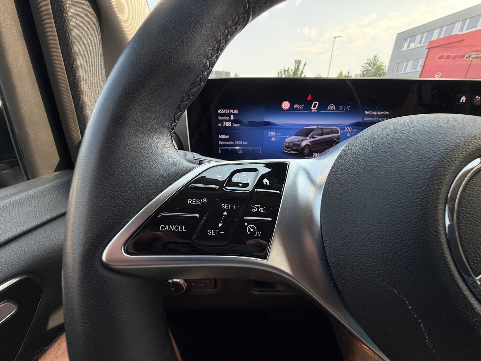 MERCEDES-BENZ V 300 d extralang Avantgarde 4Matic 9G-Tronic-image-20