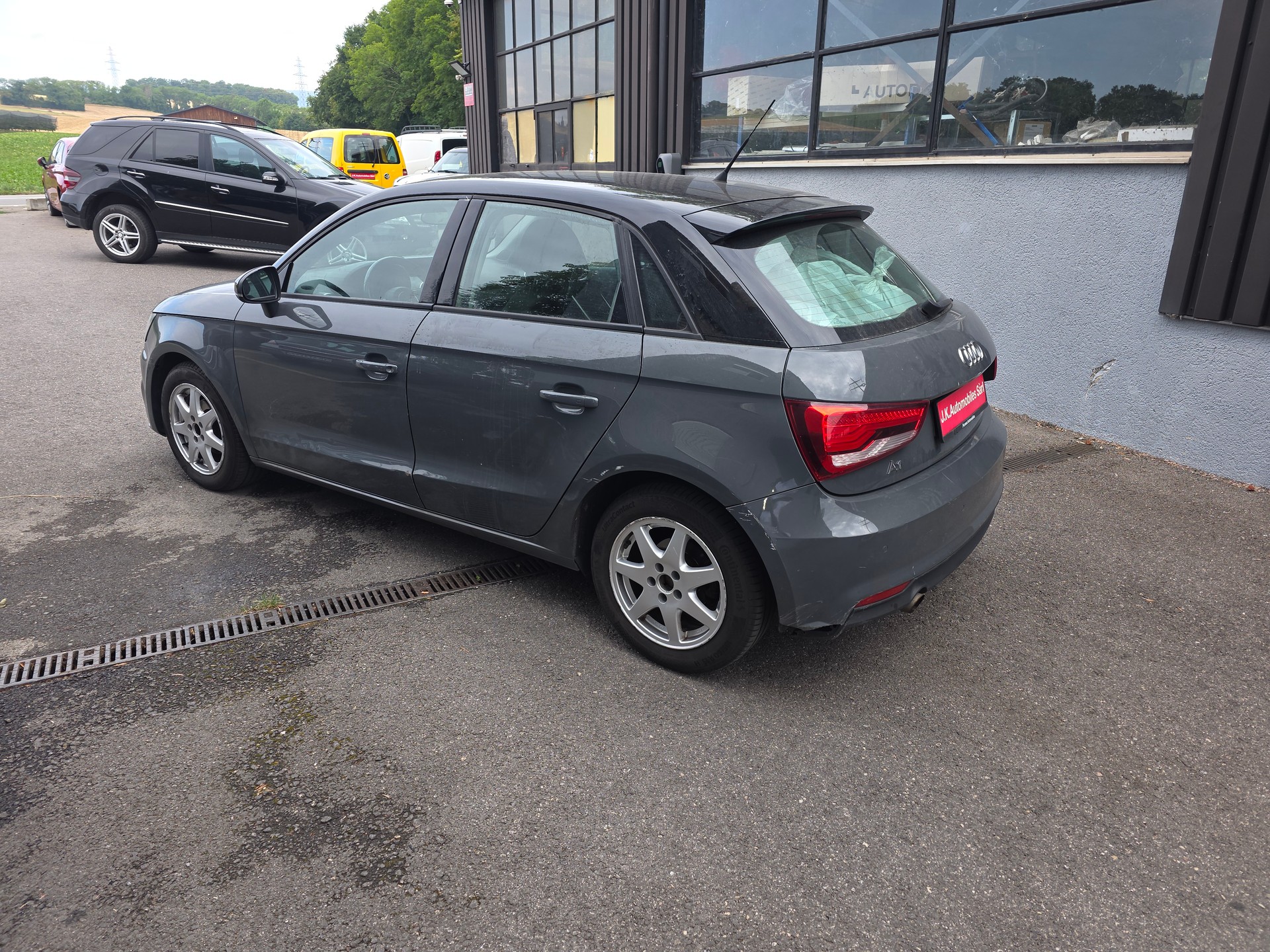 AUDI A1 Sportback 1.0 TFSI Design S-tronic-image-9