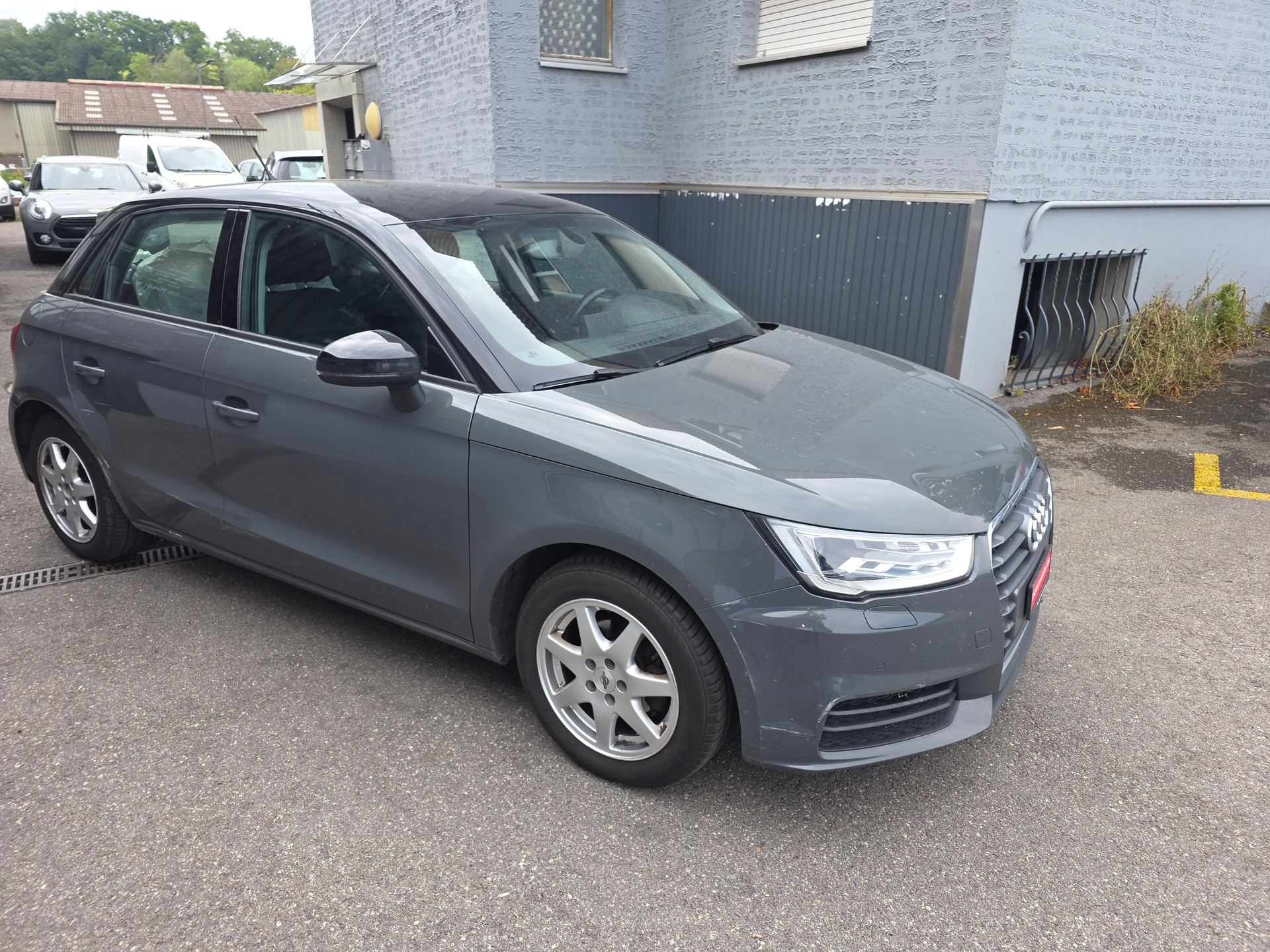 AUDI A1 Sportback 1.0 TFSI Design S-tronic-image-6