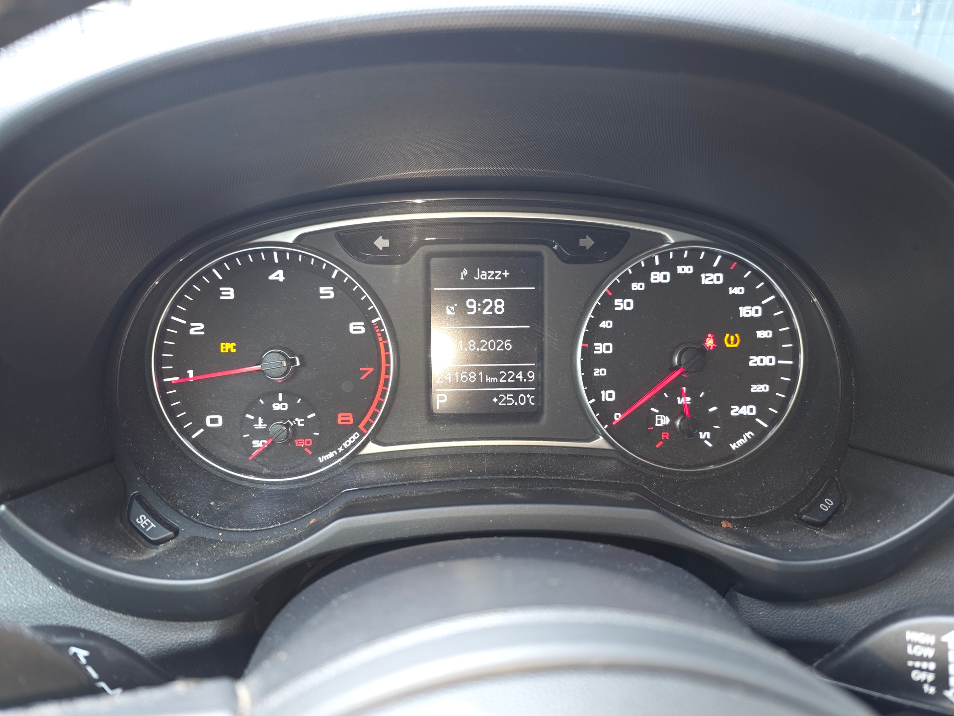 AUDI A1 Sportback 1.0 TFSI Design S-tronic-image-3