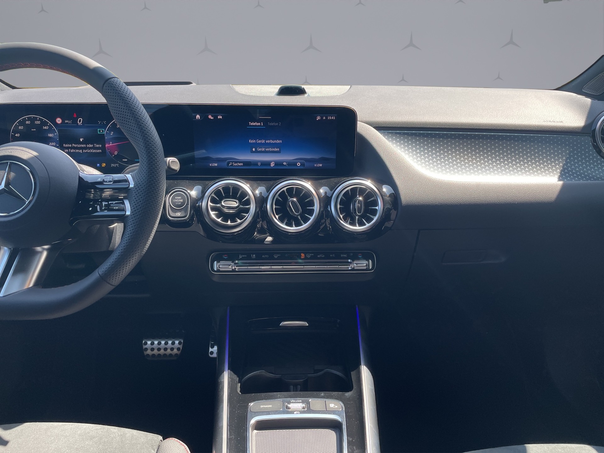 MERCEDES-BENZ GLA 250 Swiss Star AMG Line 4matic-image-13