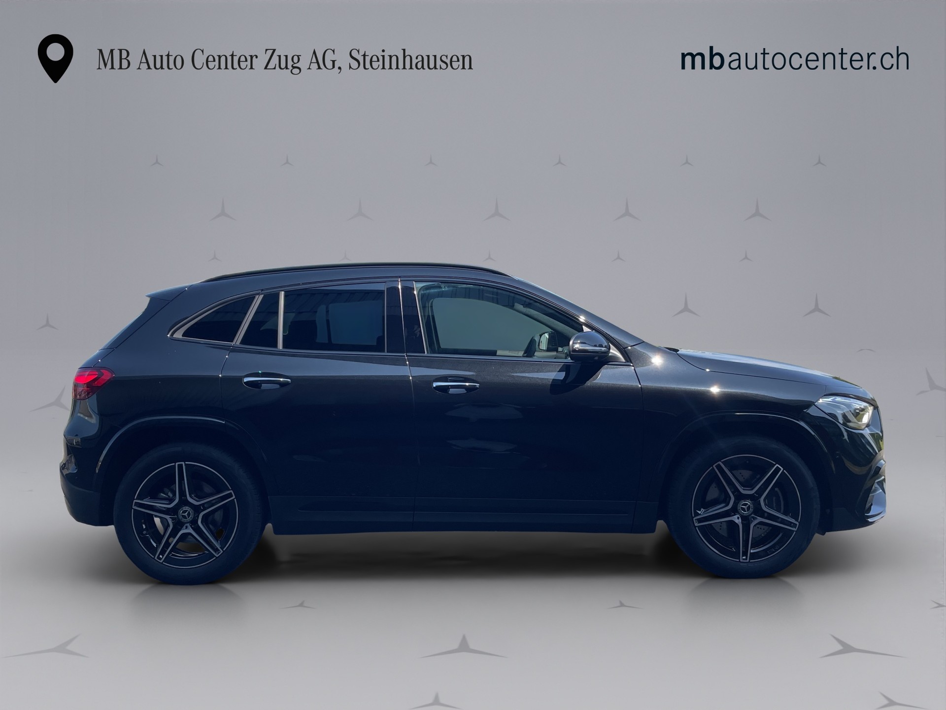 MERCEDES-BENZ GLA 250 Swiss Star AMG Line 4matic-image-5
