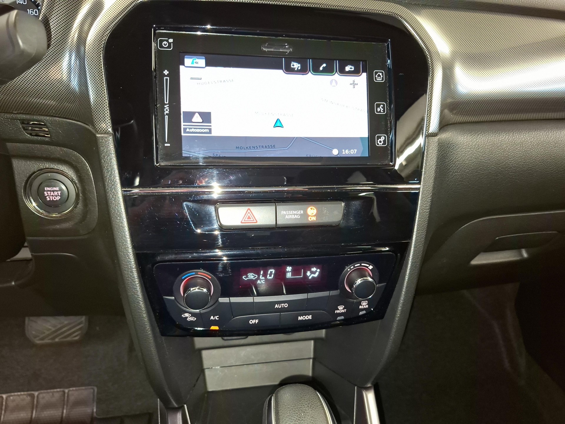 SUZUKI Vitara 1.5 Compact Top Hybrid 4x4-image-15