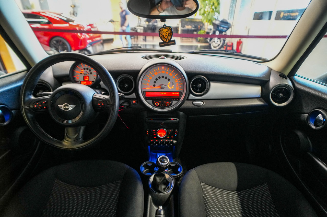 MINI One-image-9