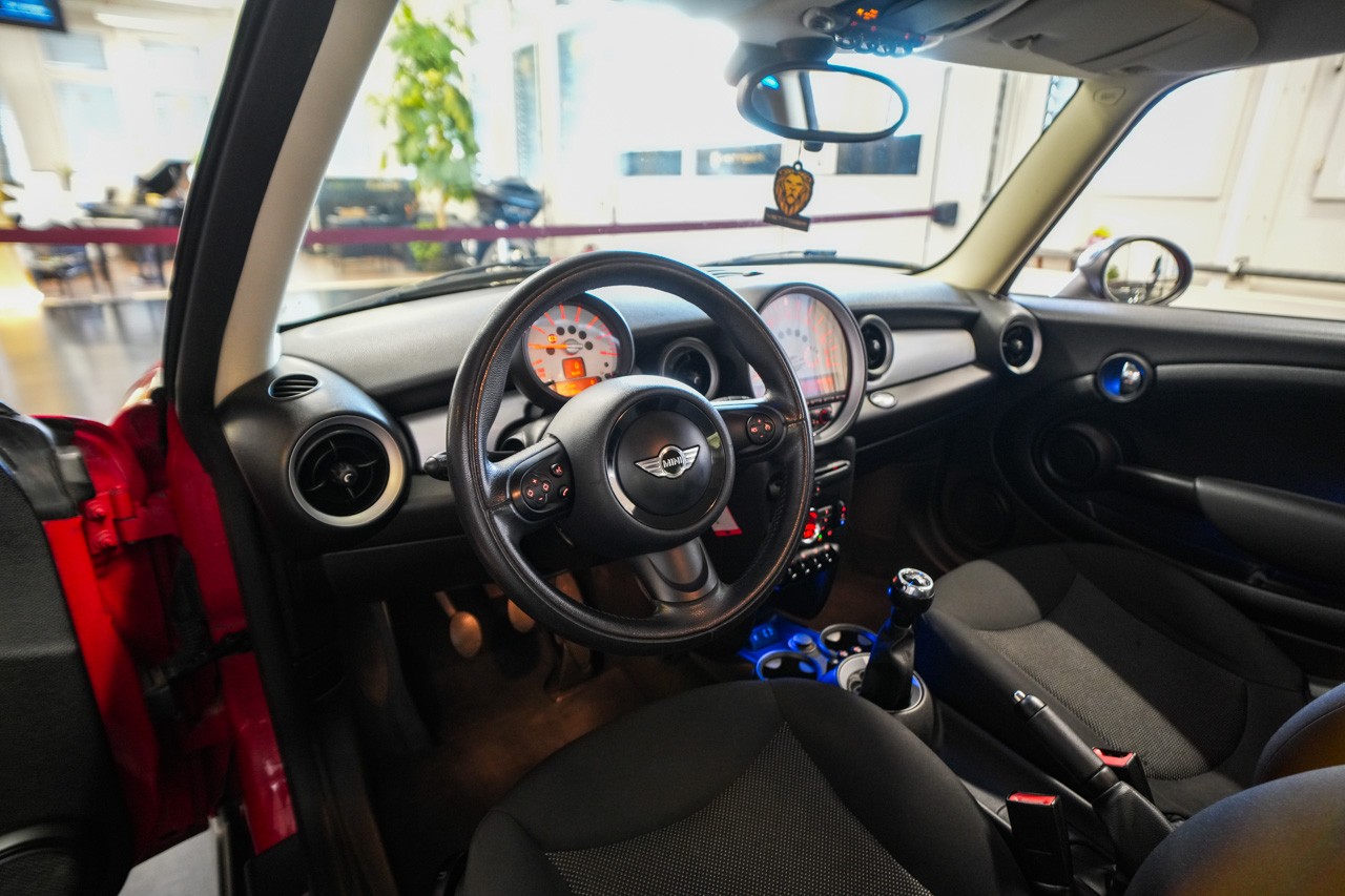 MINI One-image-10