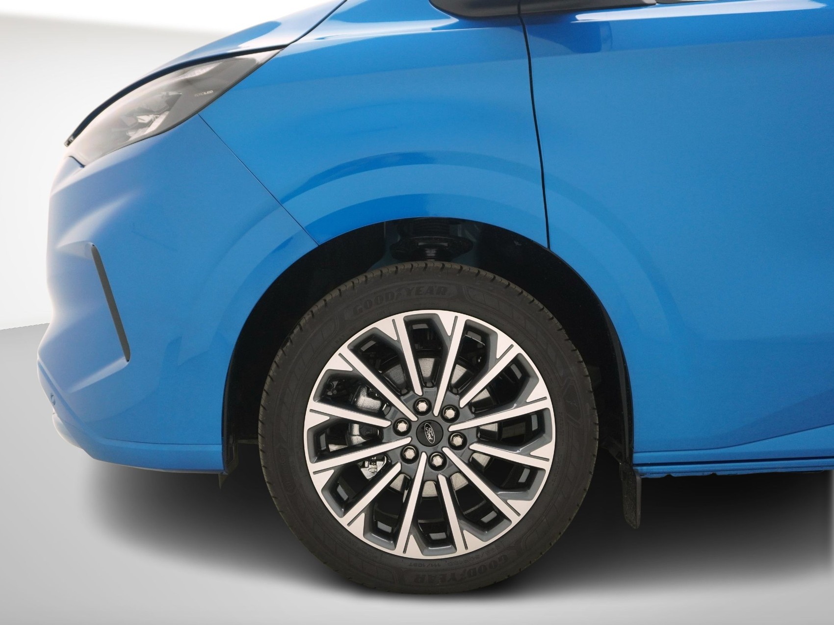 FORD Tourneo Custom 320 L1 2.0 TDCI Titanium X-image-9