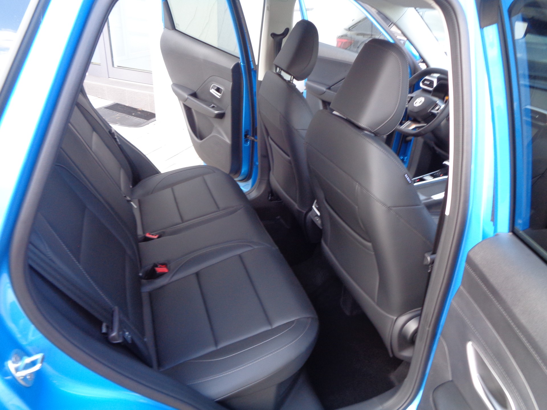 MG ZS 1.5 HEV Luxury-image-13