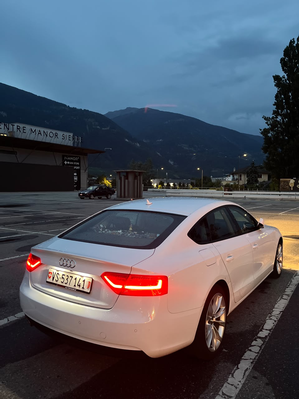 AUDI 2.0 TDI 177 quattro S-Tr.-image-5
