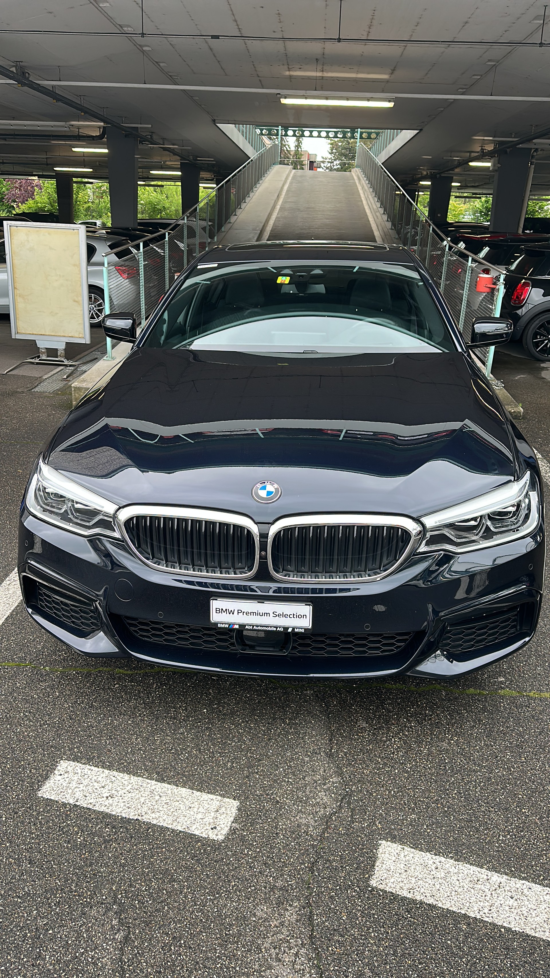 BMW 540i xDrive-image-5