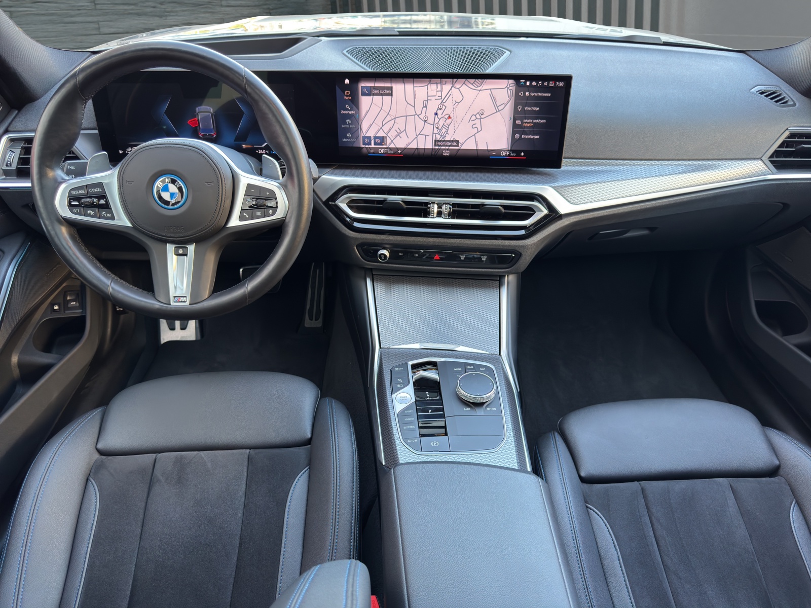 BMW 330e xDrive Touring M AERODYNAMIKPAKET-image-10