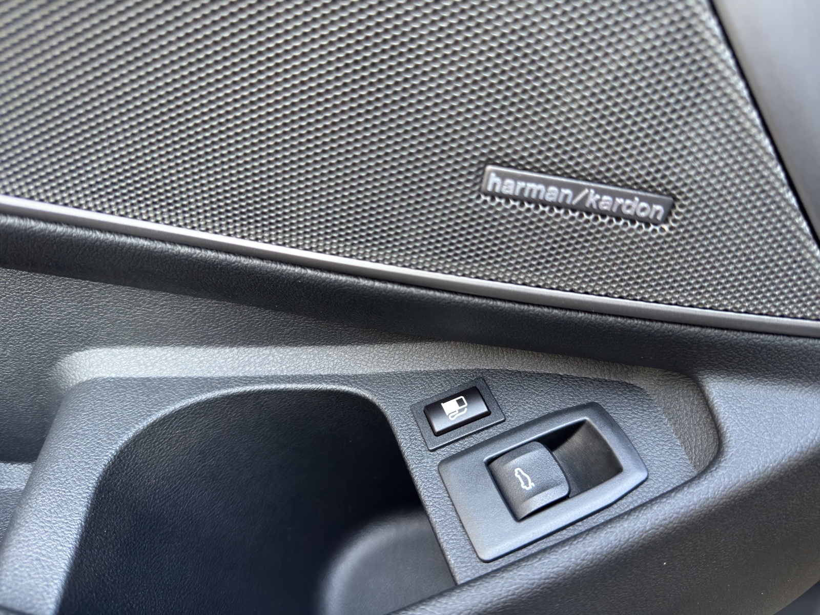 BMW 330e xDrive Touring M AERODYNAMIKPAKET-image-15