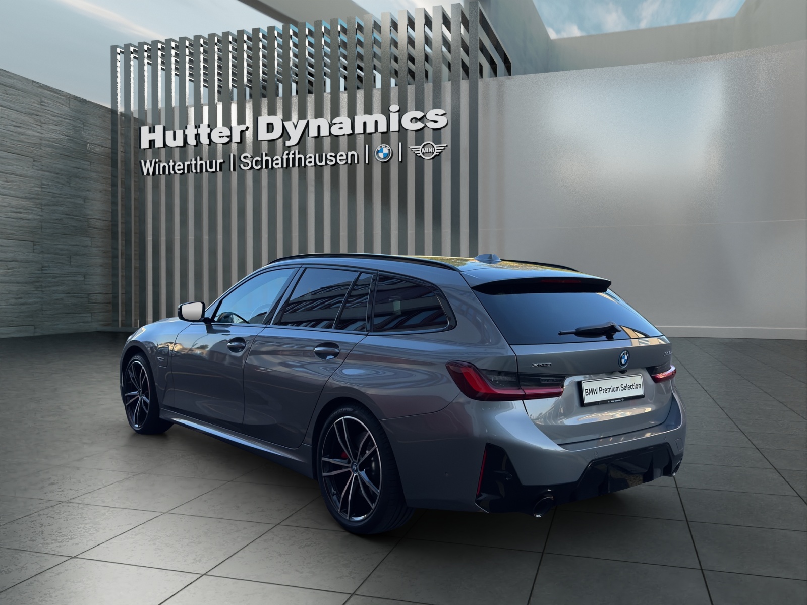 BMW 330e xDrive Touring M AERODYNAMIKPAKET-image-7