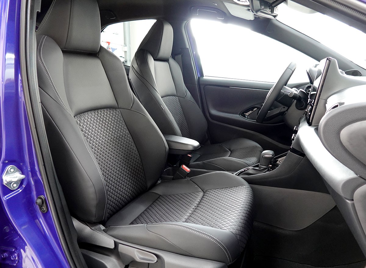 TOYOTA Yaris 1.5 Premium e-CVT-image-3