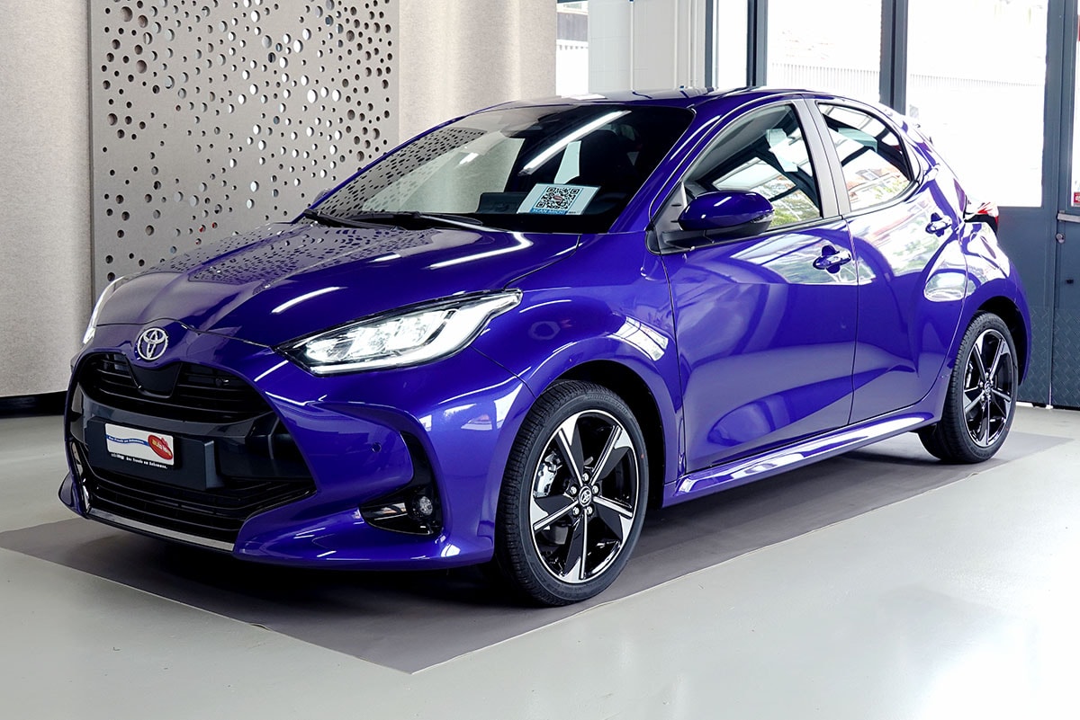 TOYOTA Yaris 1.5 Premium e-CVT-image-0