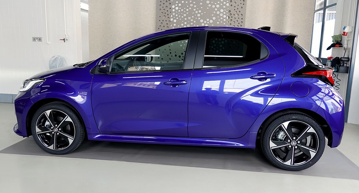 TOYOTA Yaris 1.5 Premium e-CVT-image-1