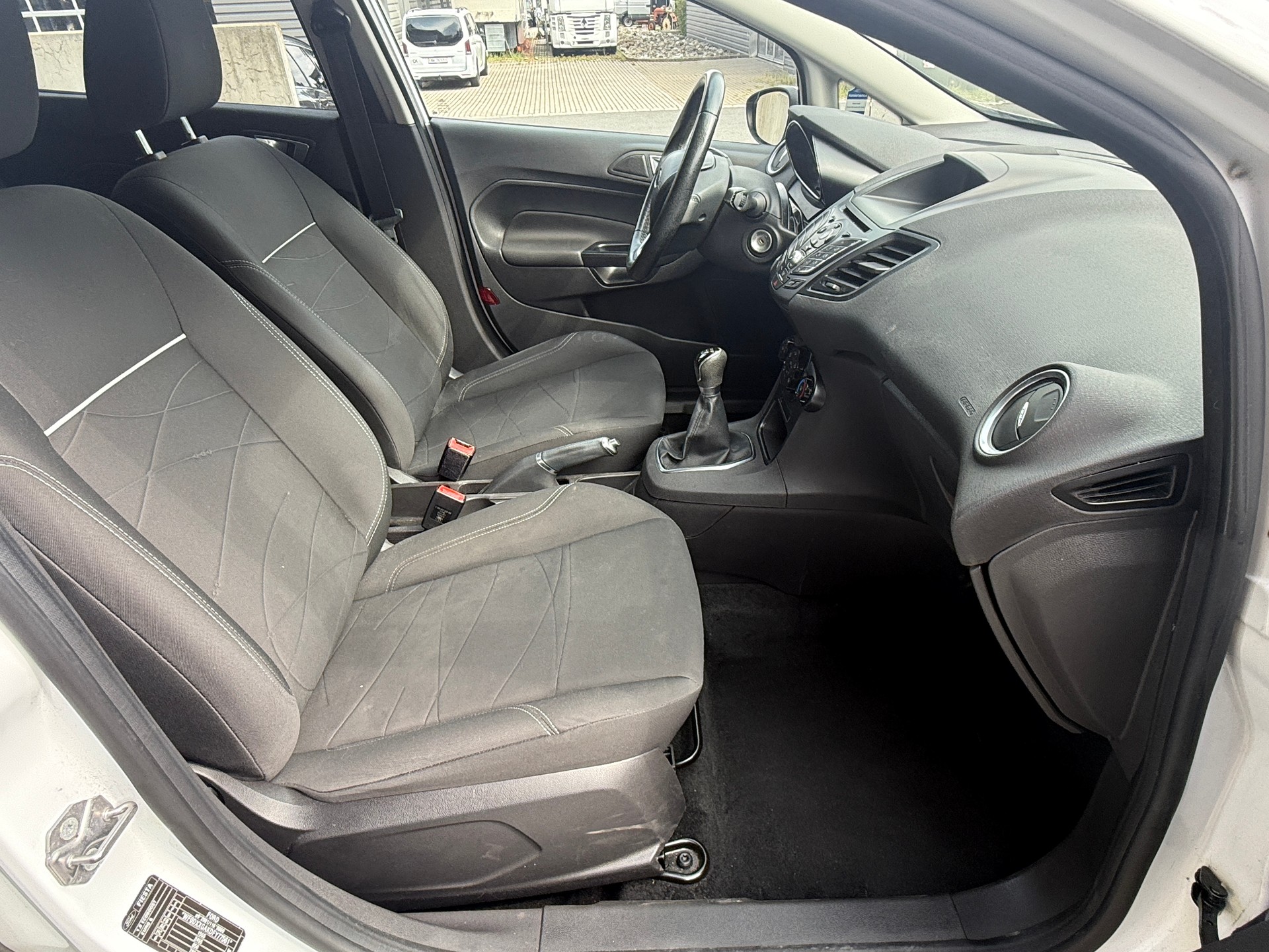 FORD Fiesta 1.0 SCTi Trend-image-8