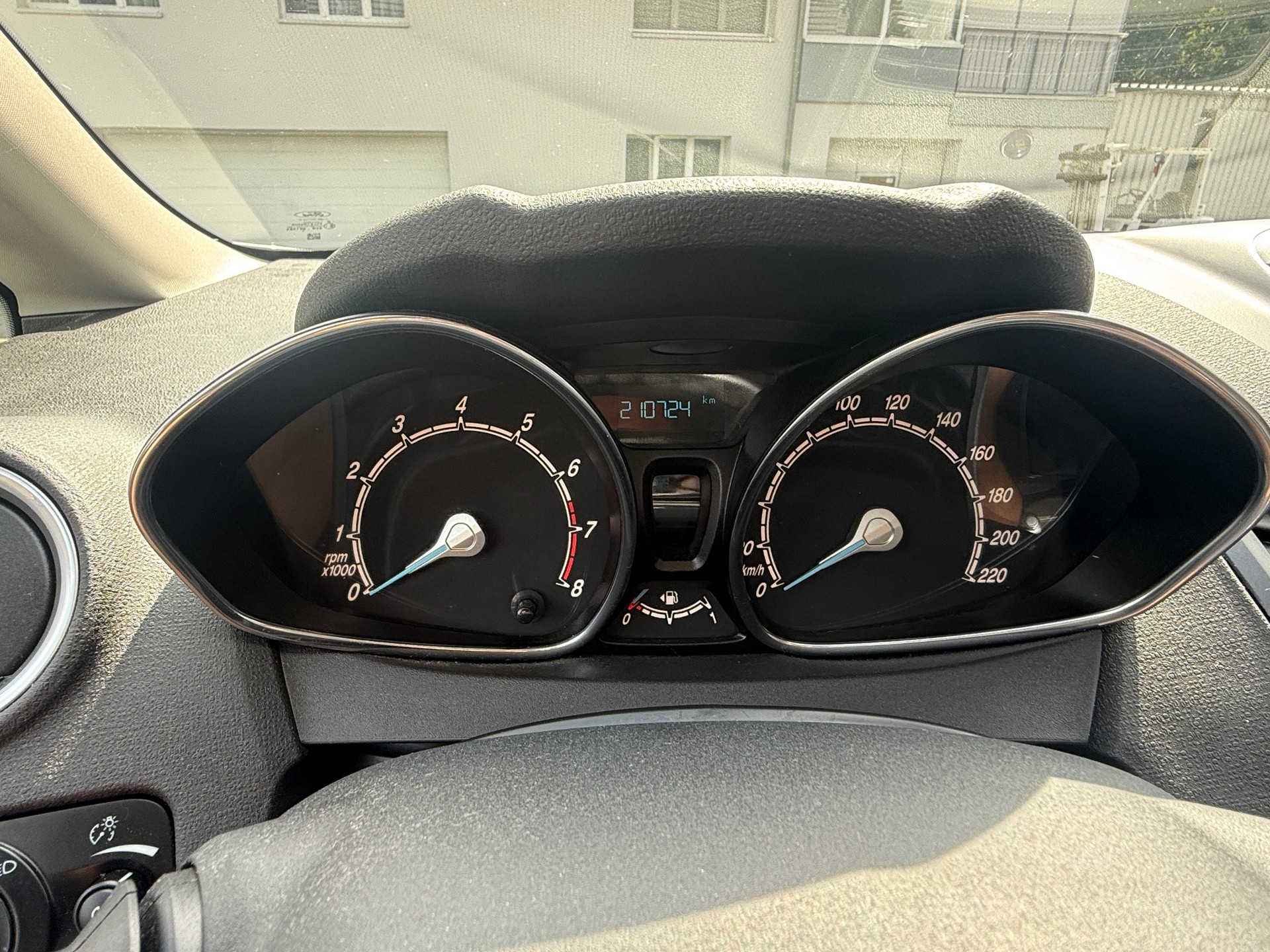 FORD Fiesta 1.0 SCTi Trend-image-12