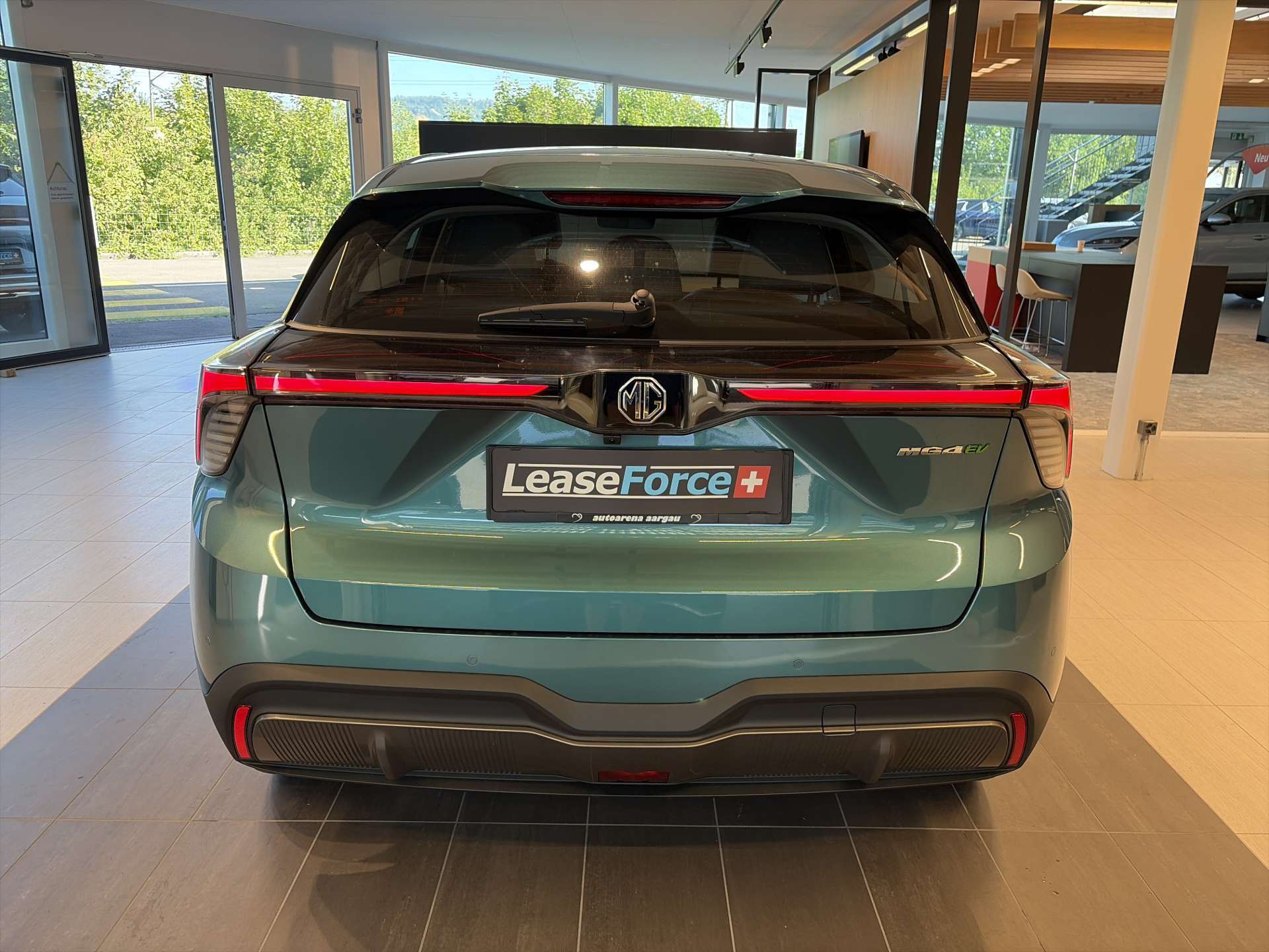 MG 4 EV 64kWh Premium Facelift Automat-image-12