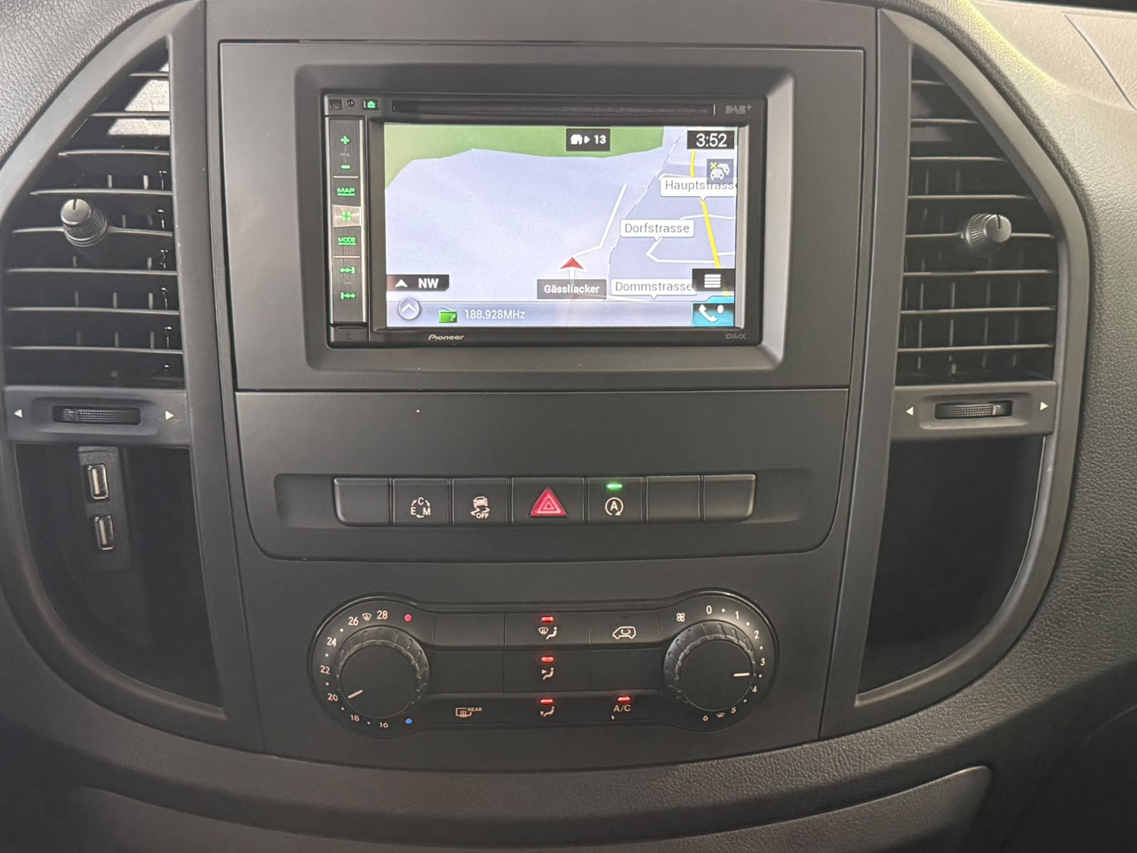 MERCEDES-BENZ Marco Polo Activity 250 d 4Matic 7G-Tronic-image-18