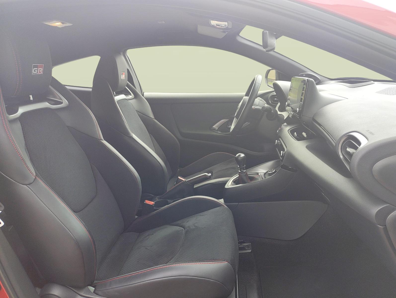 TOYOTA GR Yaris 1.6 Turbo Sport 4x4-image-8