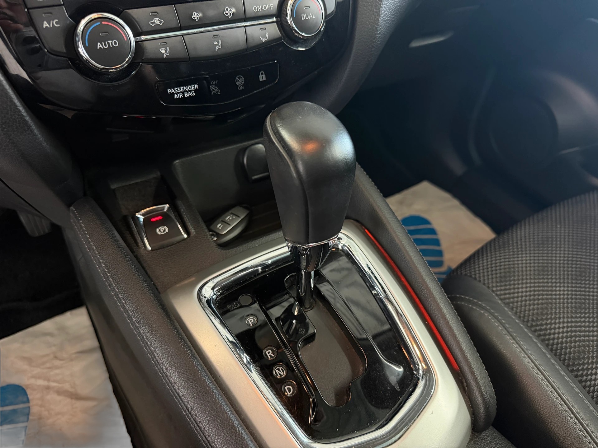 NISSAN Qashqai 1.2 DIG-T tekna Xtronic CVT | CH-Auto | 1-Hand | Frisch MFK | Ab Service-image-14