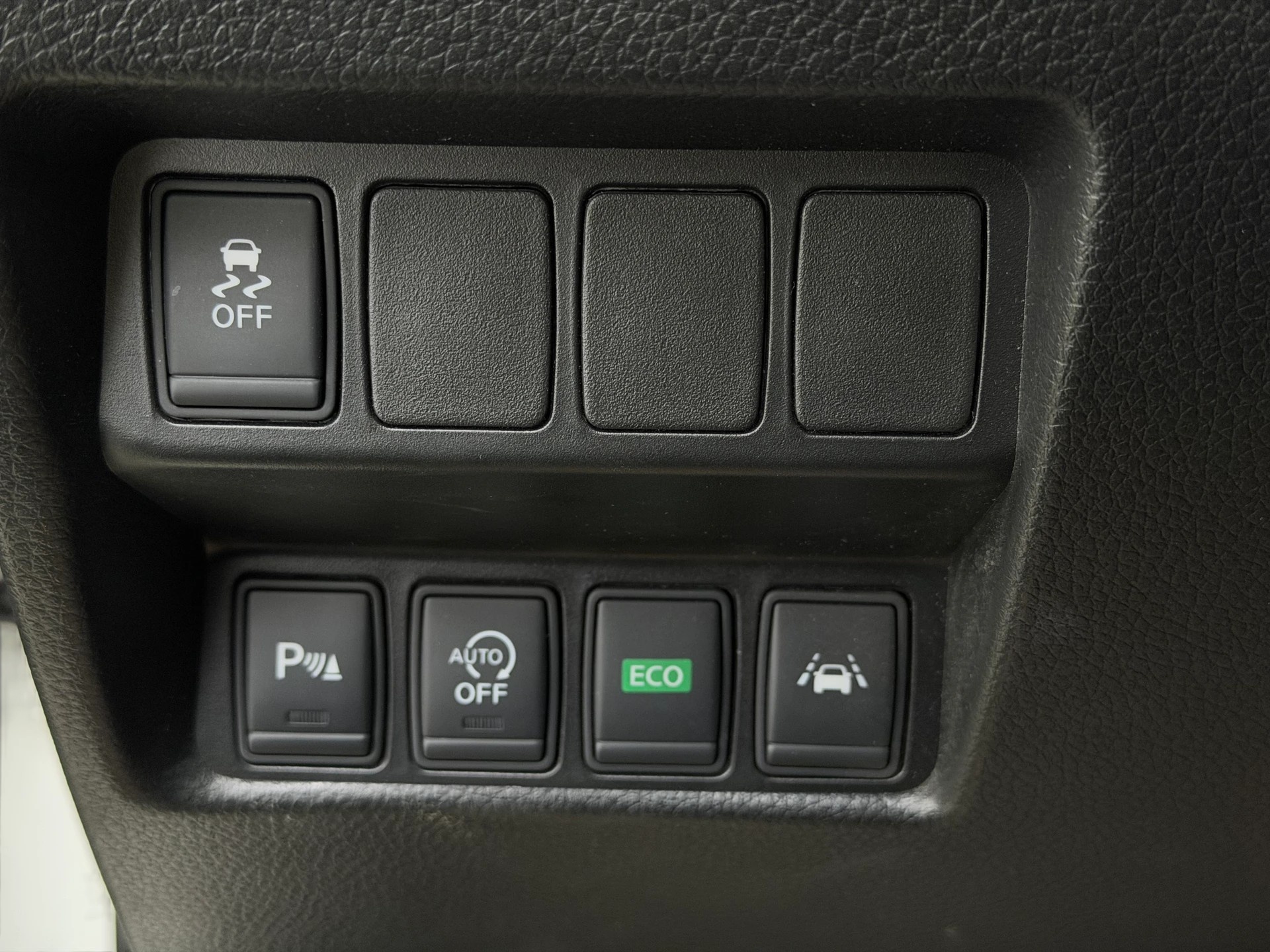 NISSAN Qashqai 1.2 DIG-T tekna Xtronic CVT | CH-Auto | 1-Hand | Frisch MFK | Ab Service-image-16