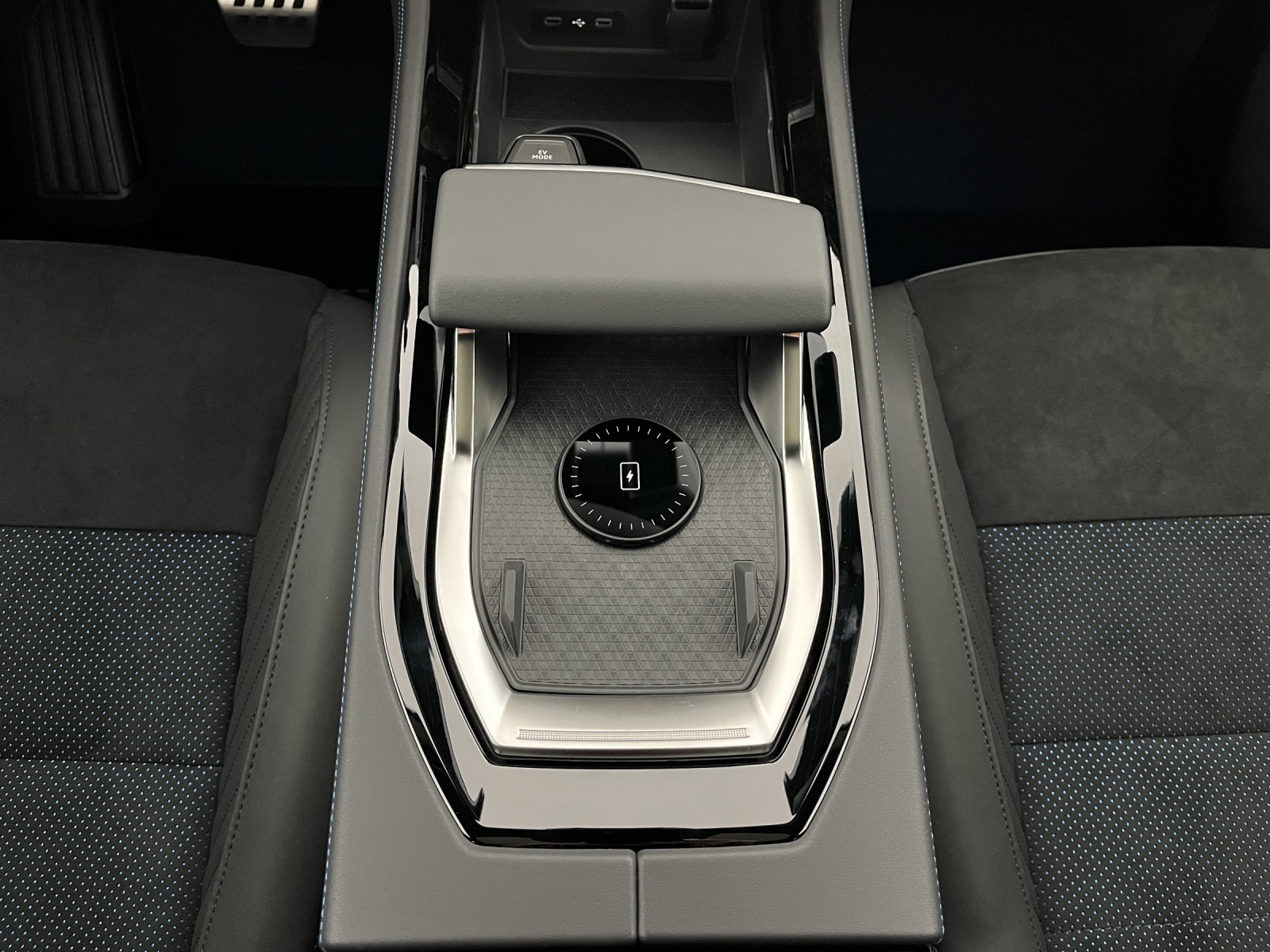 RENAULT Rafale 1.2 E-Tech Plug-in Atelier Alpine-image-13