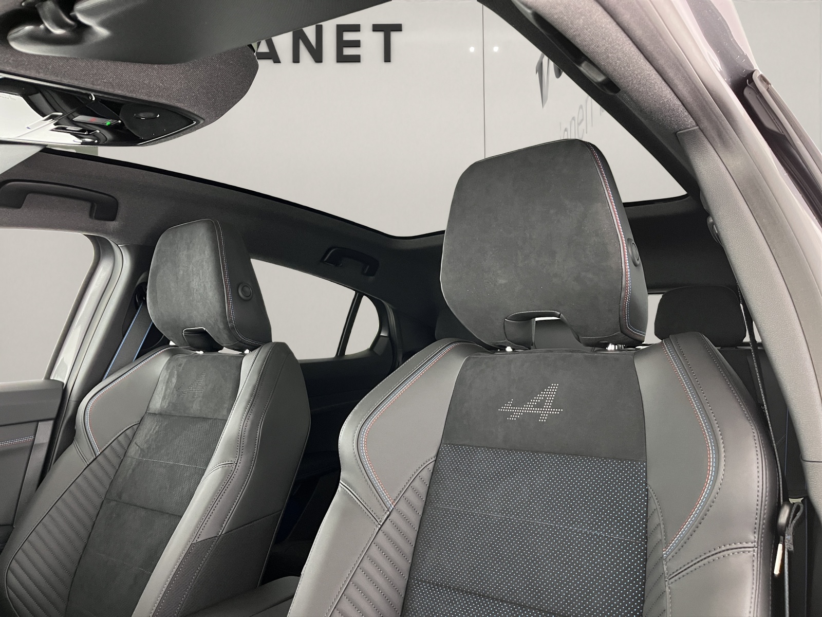 RENAULT Rafale 1.2 E-Tech Plug-in Atelier Alpine-image-14