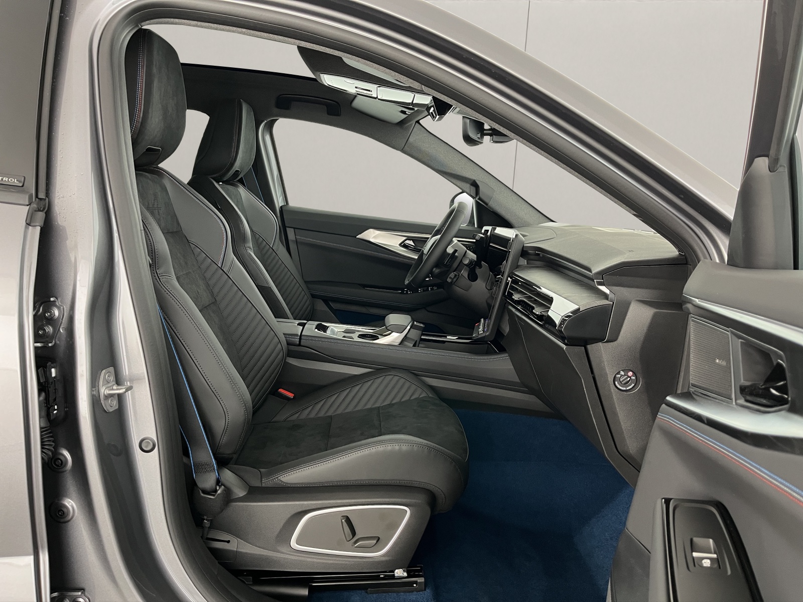 RENAULT Rafale 1.2 E-Tech Plug-in Atelier Alpine-image-15