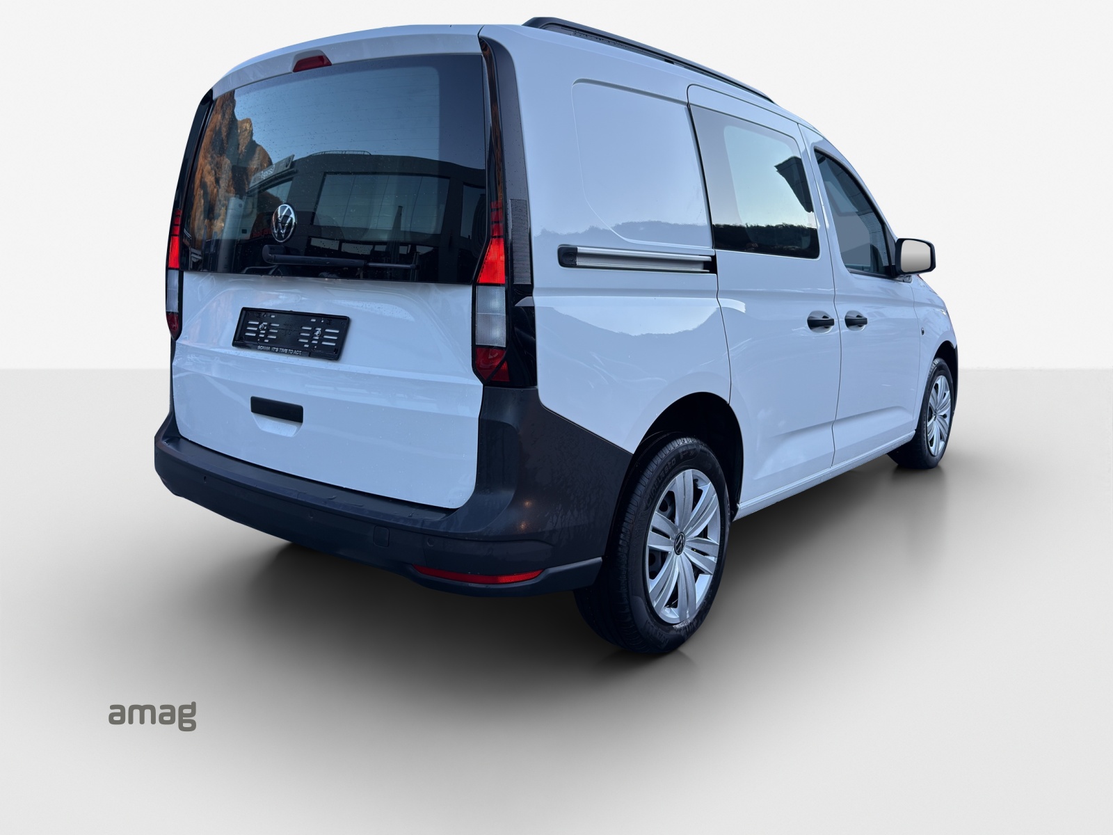 VW Caddy Cargo 2.0TDI-image-4
