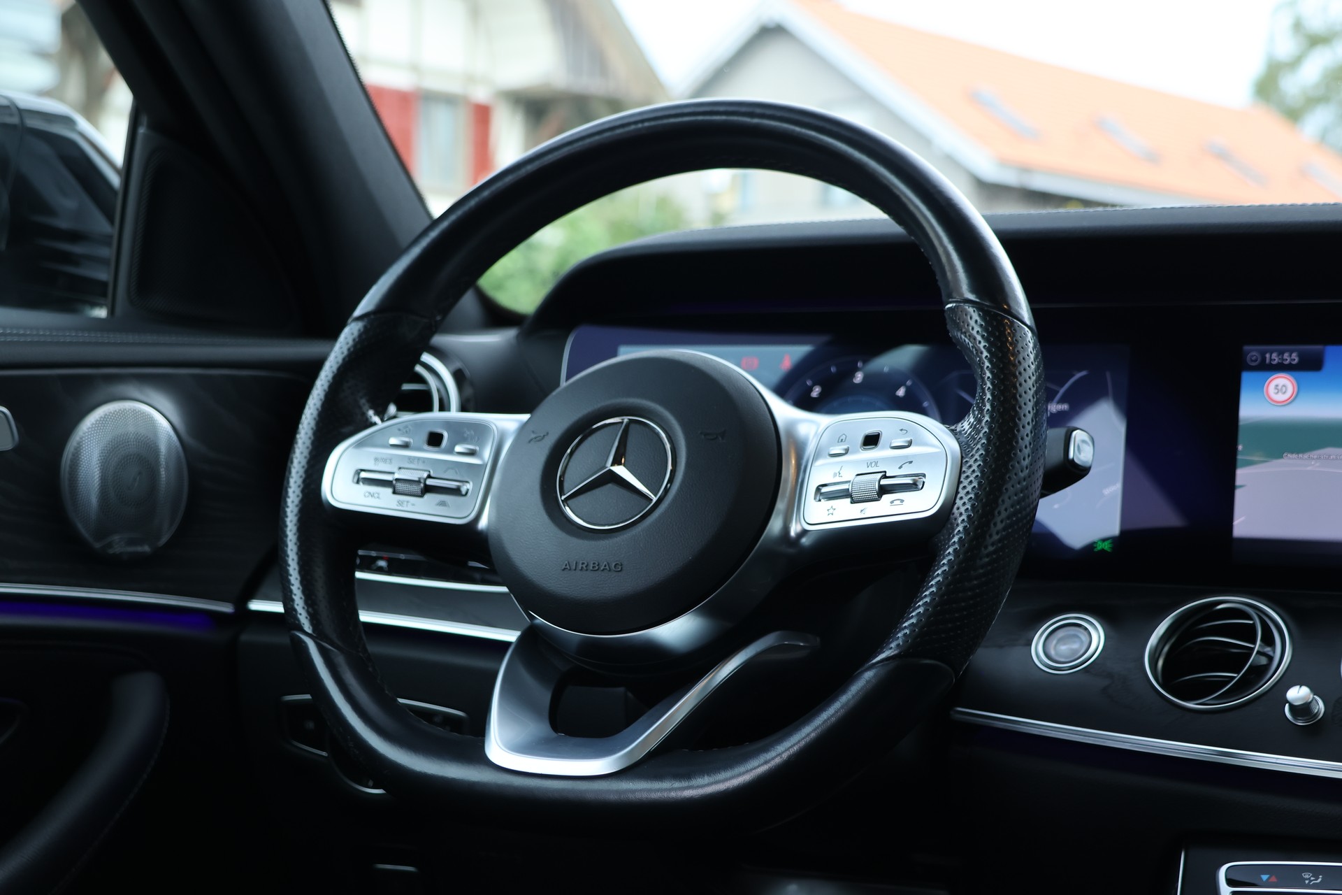 MERCEDES-BENZ E 220 d AMG Line 4Matic 9G-Tronic (CH)-image-15