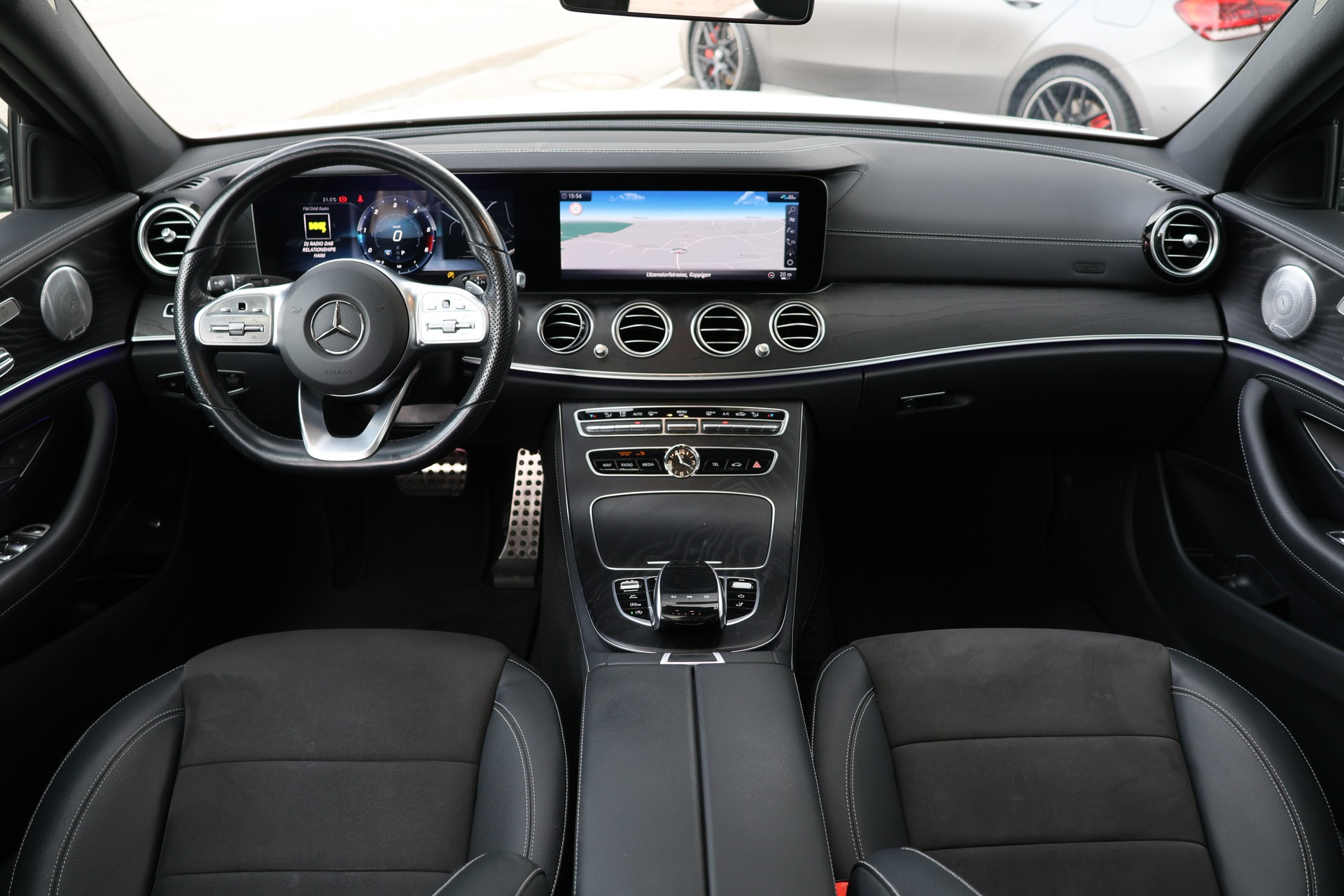 MERCEDES-BENZ E 220 d AMG Line 4Matic 9G-Tronic (CH)-image-16
