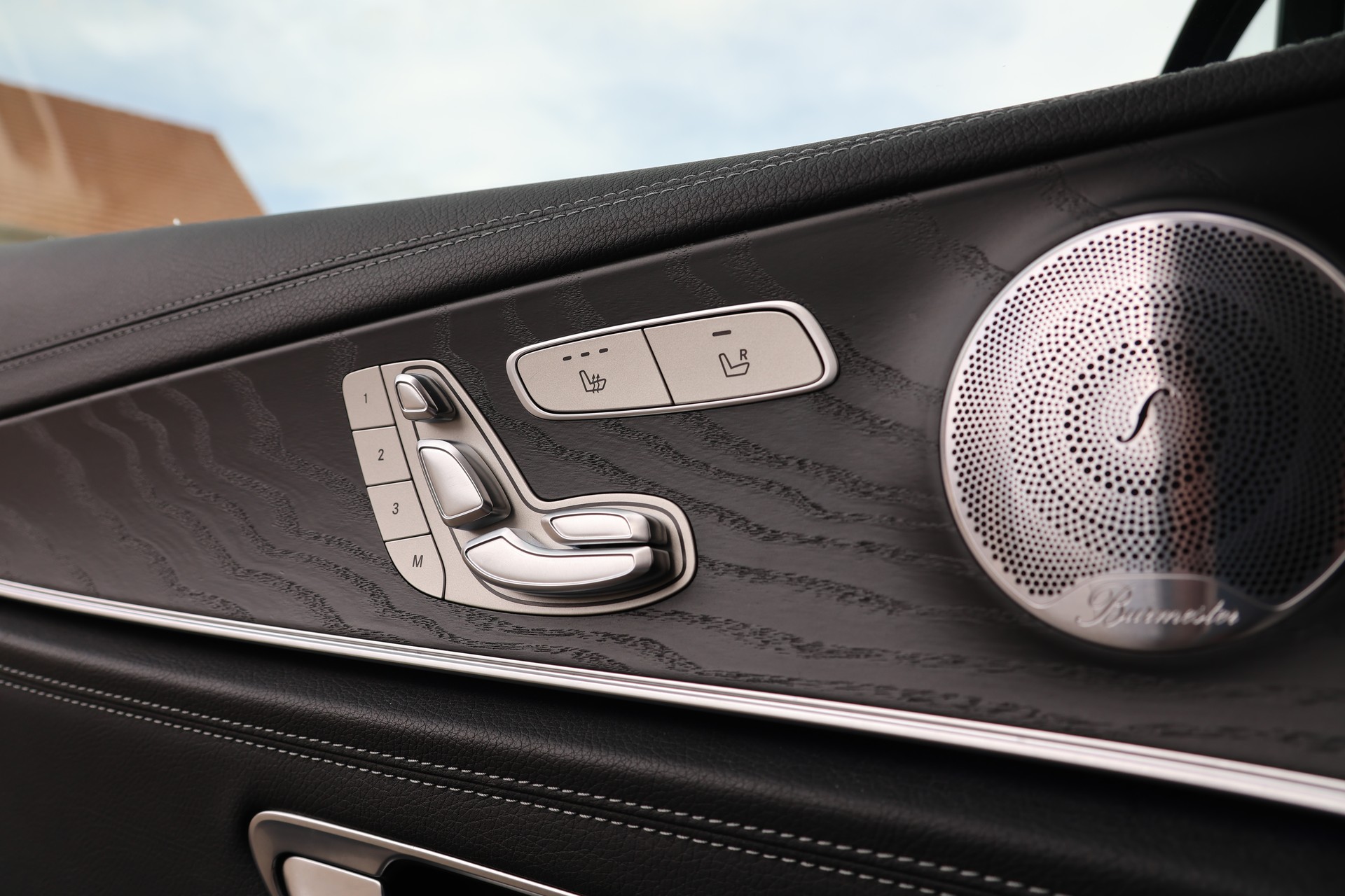 MERCEDES-BENZ E 220 d AMG Line 4Matic 9G-Tronic (CH)-image-11