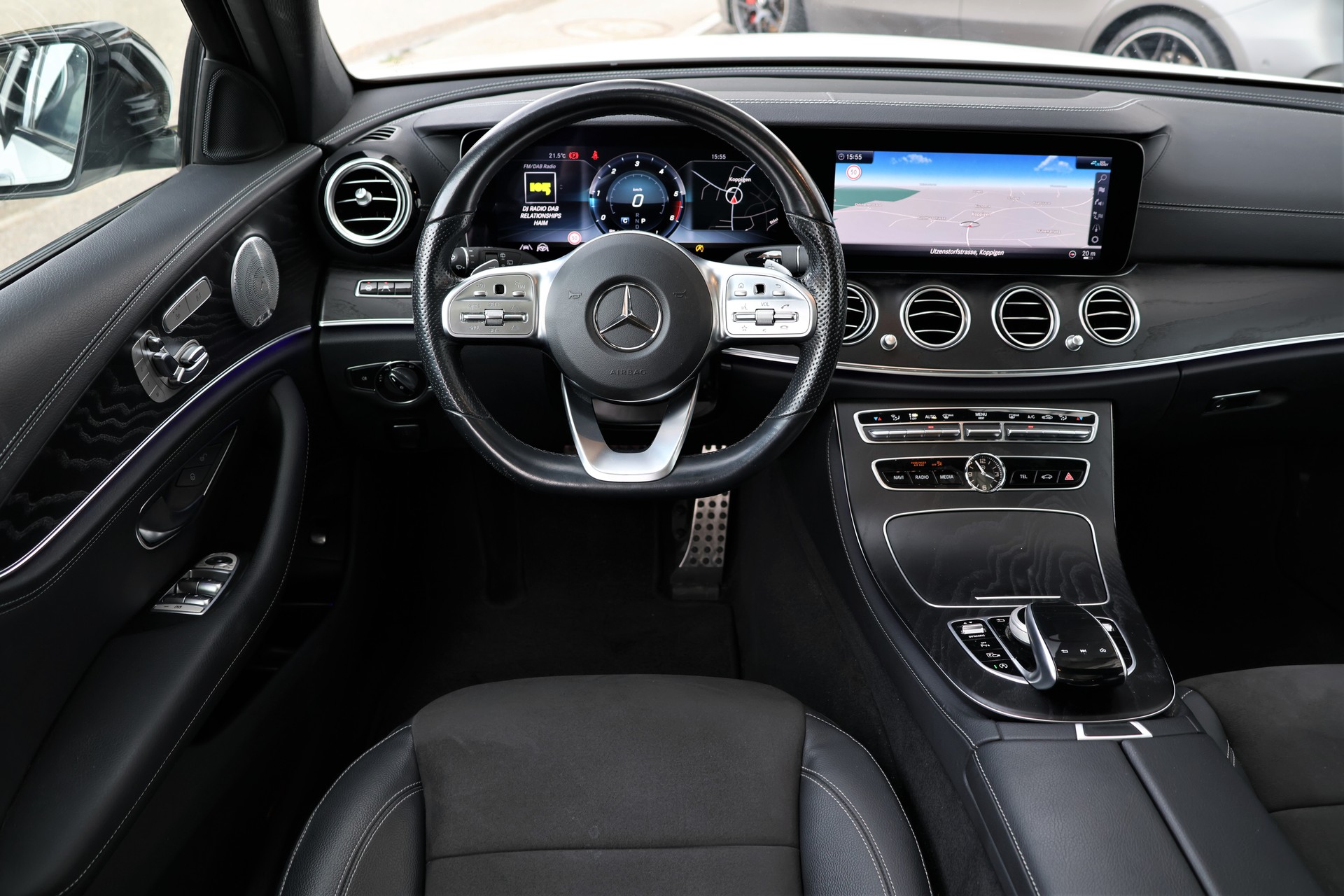 MERCEDES-BENZ E 220 d AMG Line 4Matic 9G-Tronic (CH)-image-14