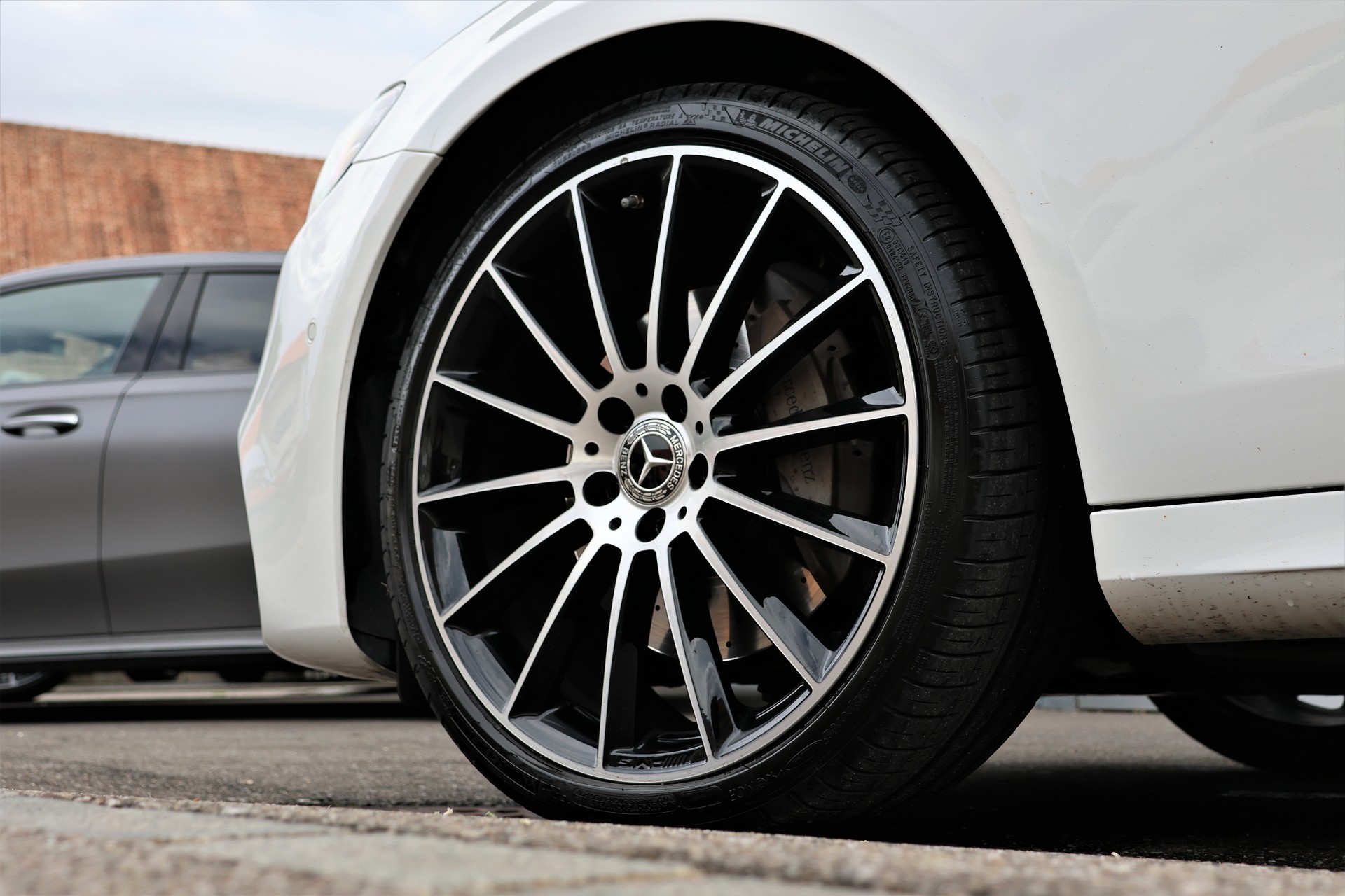 MERCEDES-BENZ E 220 d AMG Line 4Matic 9G-Tronic (CH)-image-7