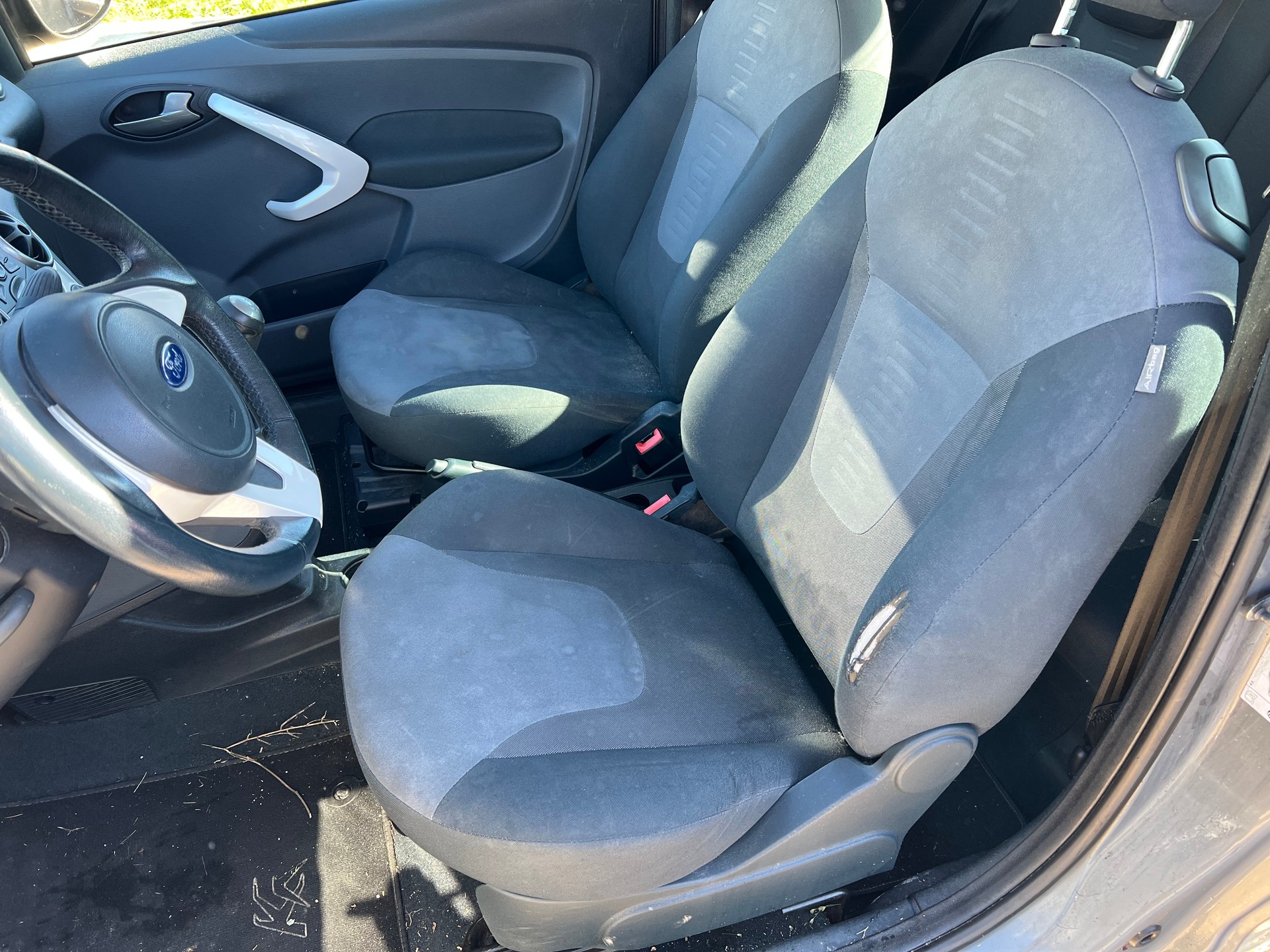 FORD KA 1.25 Titanium-image-7