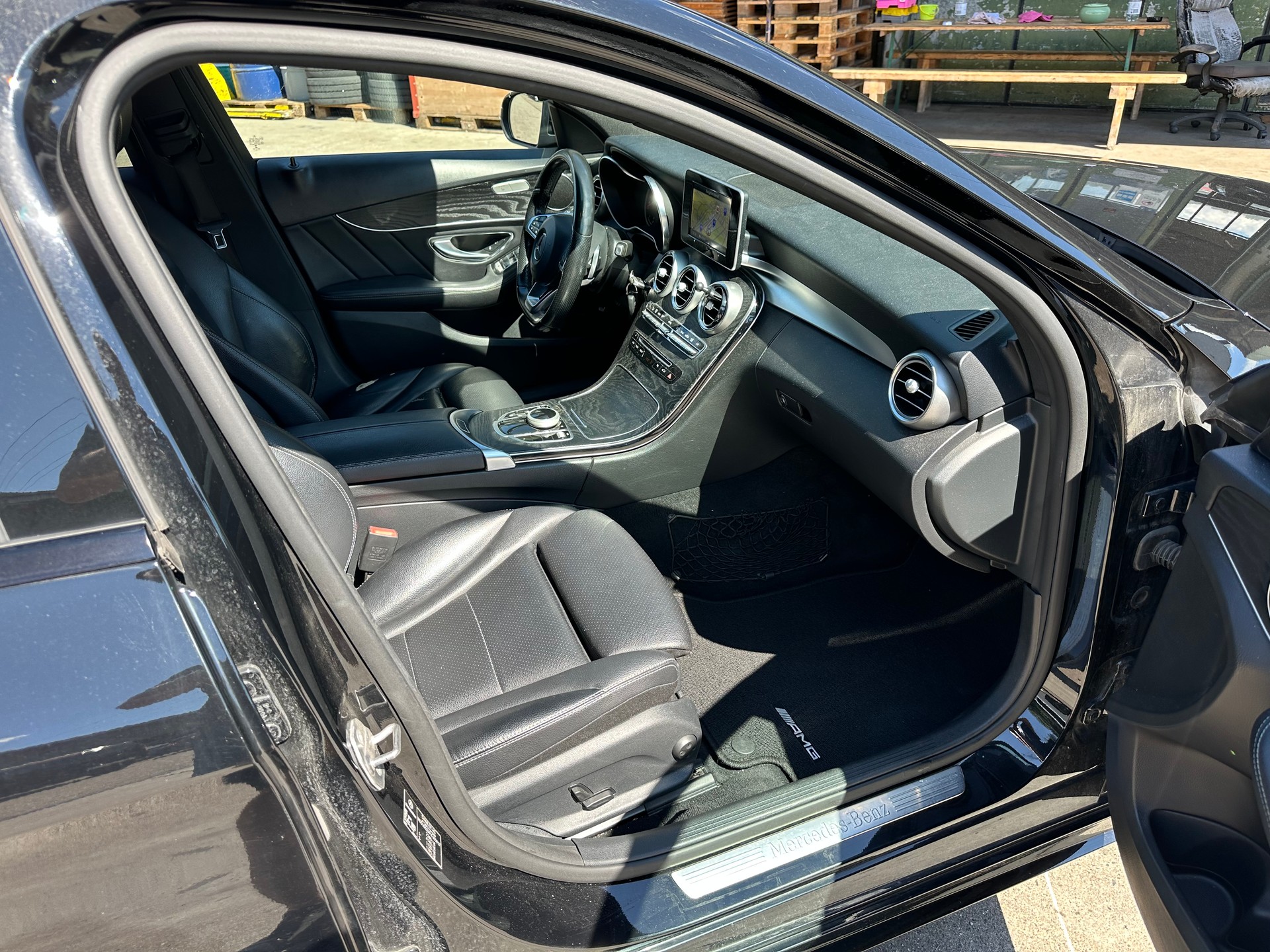 MERCEDES-BENZ C 250 d AMG Line 4Matic 9G-Tronic-image-12