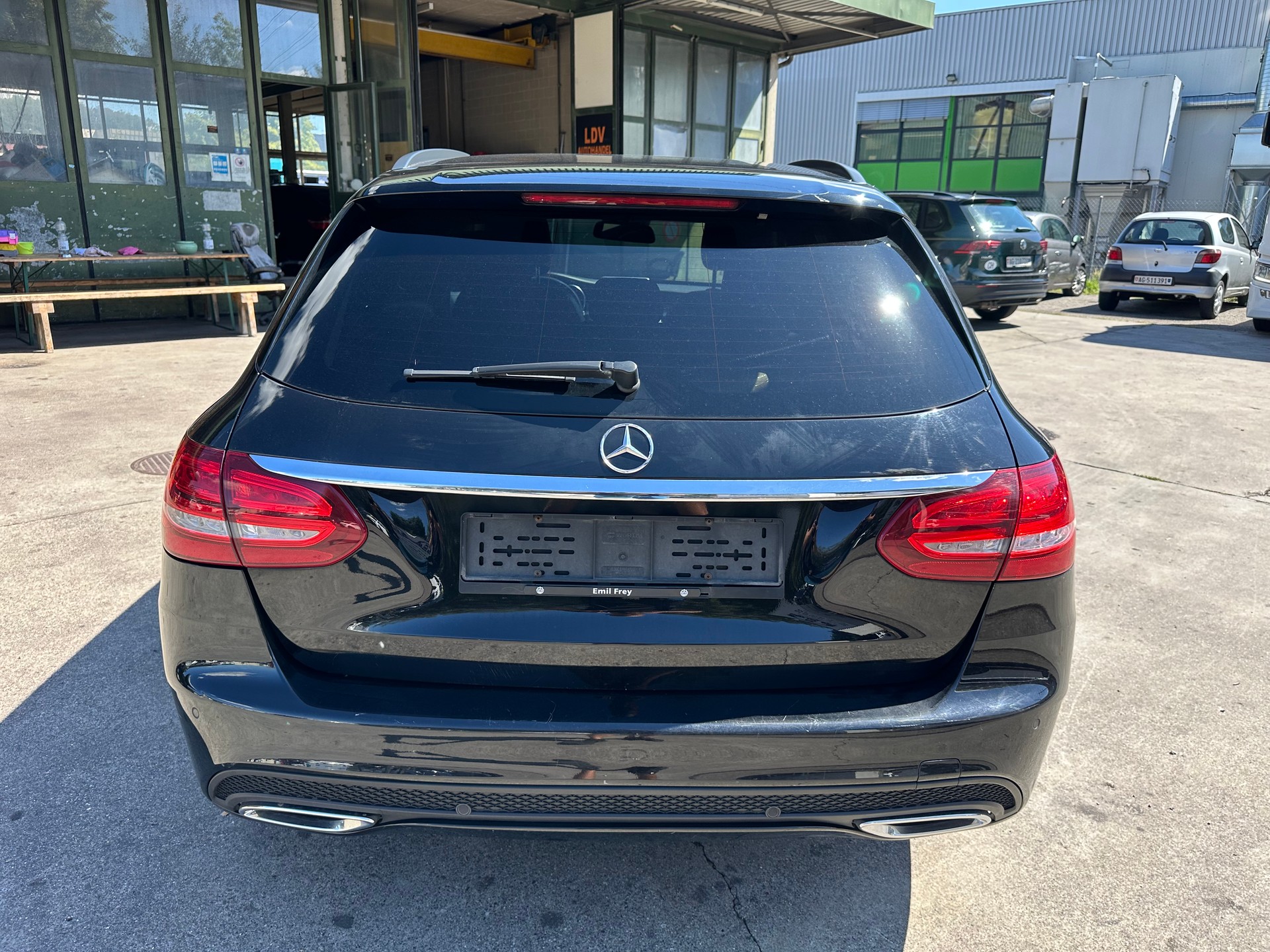 MERCEDES-BENZ C 250 d AMG Line 4Matic 9G-Tronic-image-4
