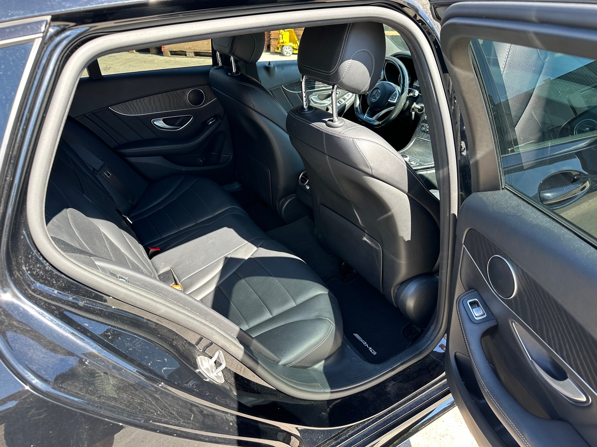 MERCEDES-BENZ C 250 d AMG Line 4Matic 9G-Tronic-image-10