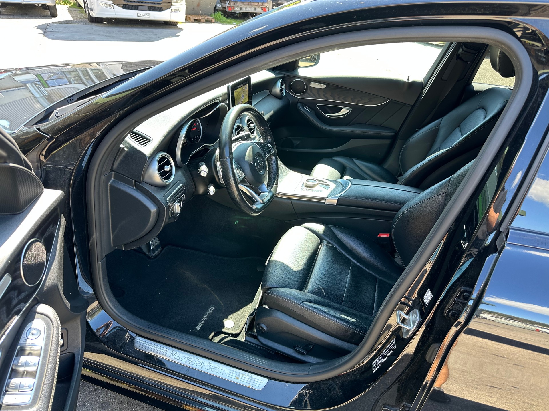 MERCEDES-BENZ C 250 d AMG Line 4Matic 9G-Tronic-image-8