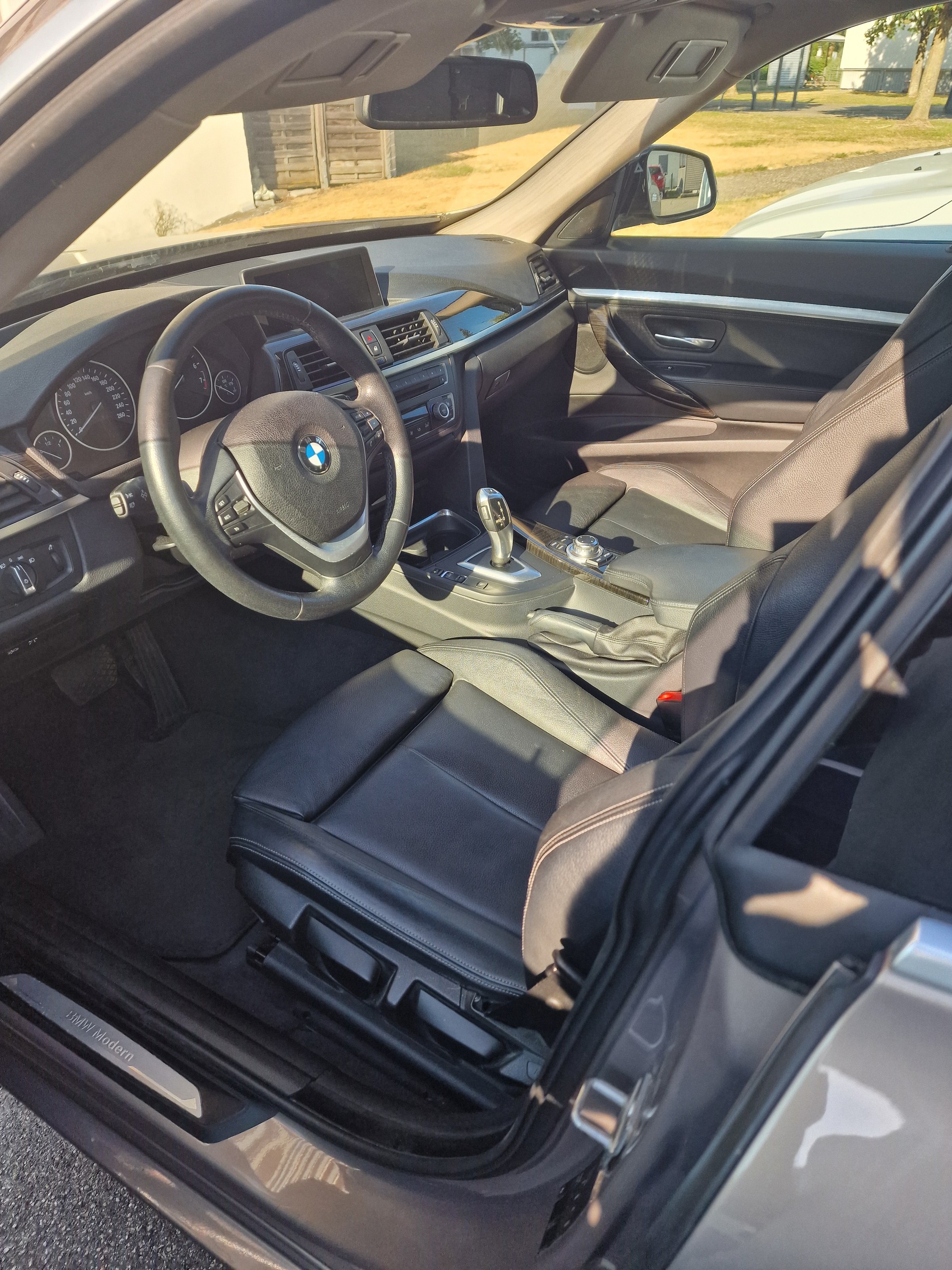 BMW Modern Line-image-2