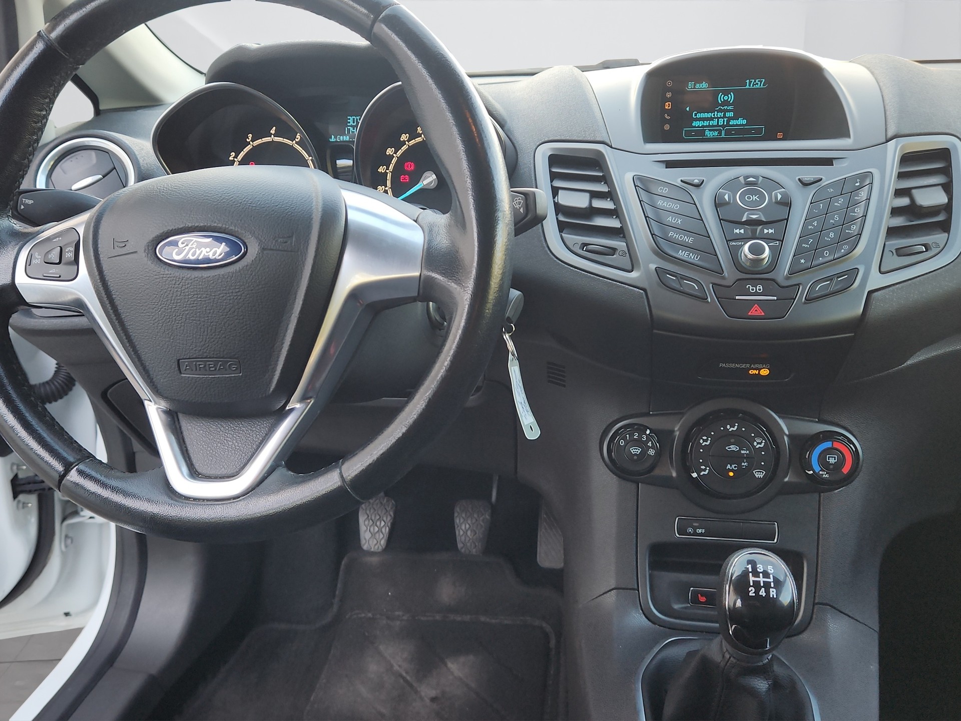 FORD Fiesta 1.0 SCTi Trend-image-11