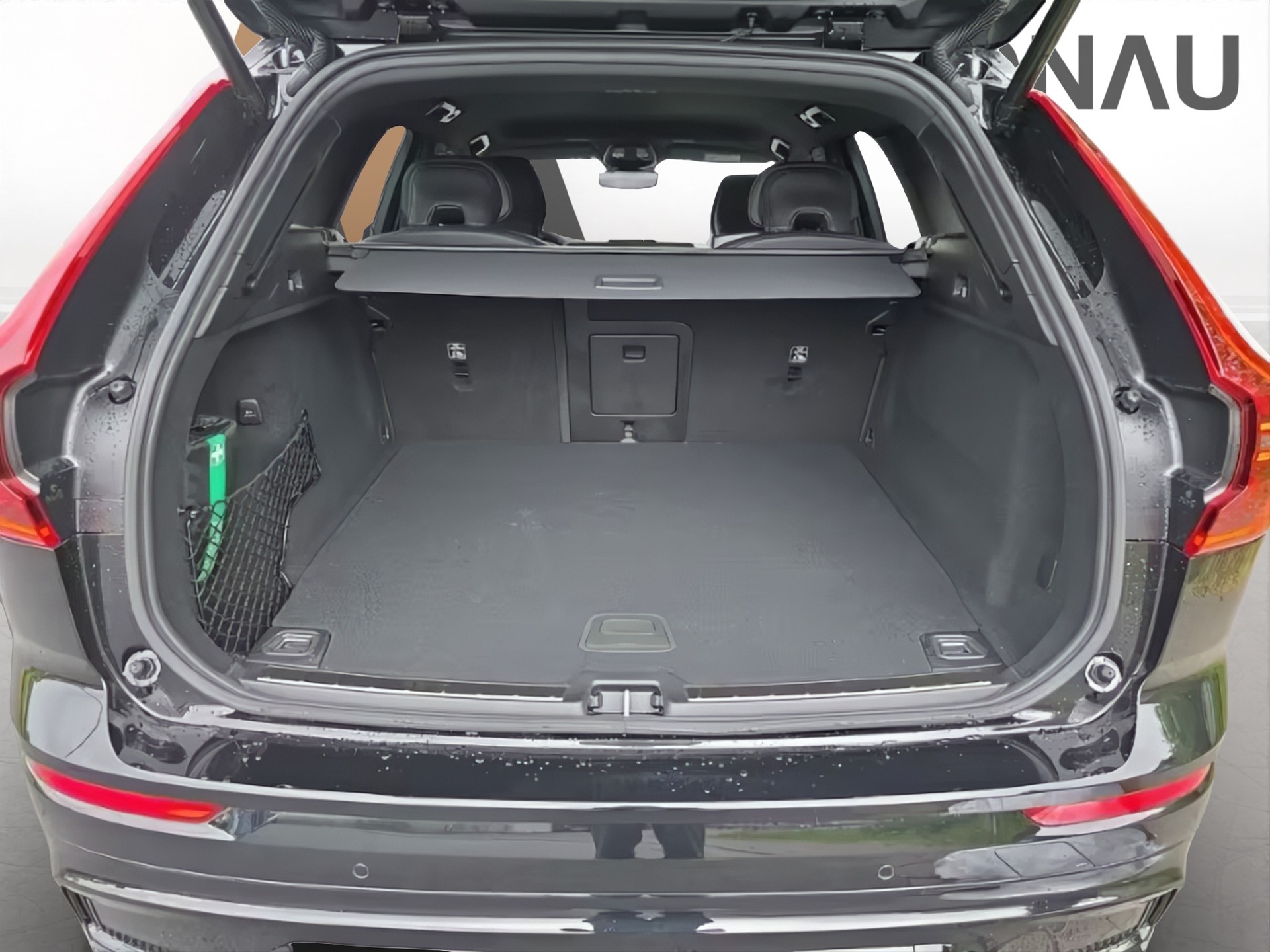 VOLVO XC60 T8 eAWD Plus Black Edition MY26-image-21
