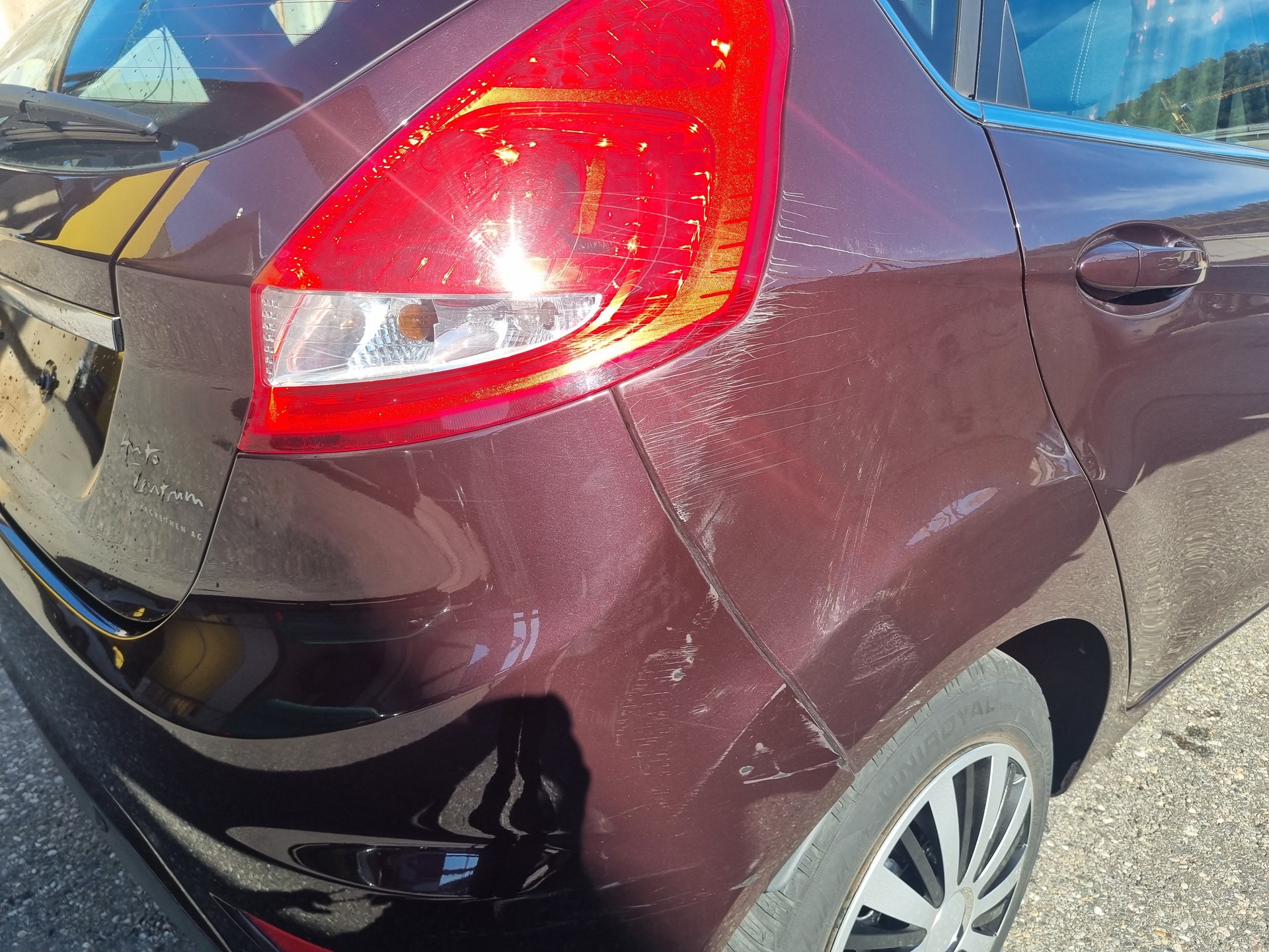 FORD Fiesta 1.4 16V Titanium-image-4